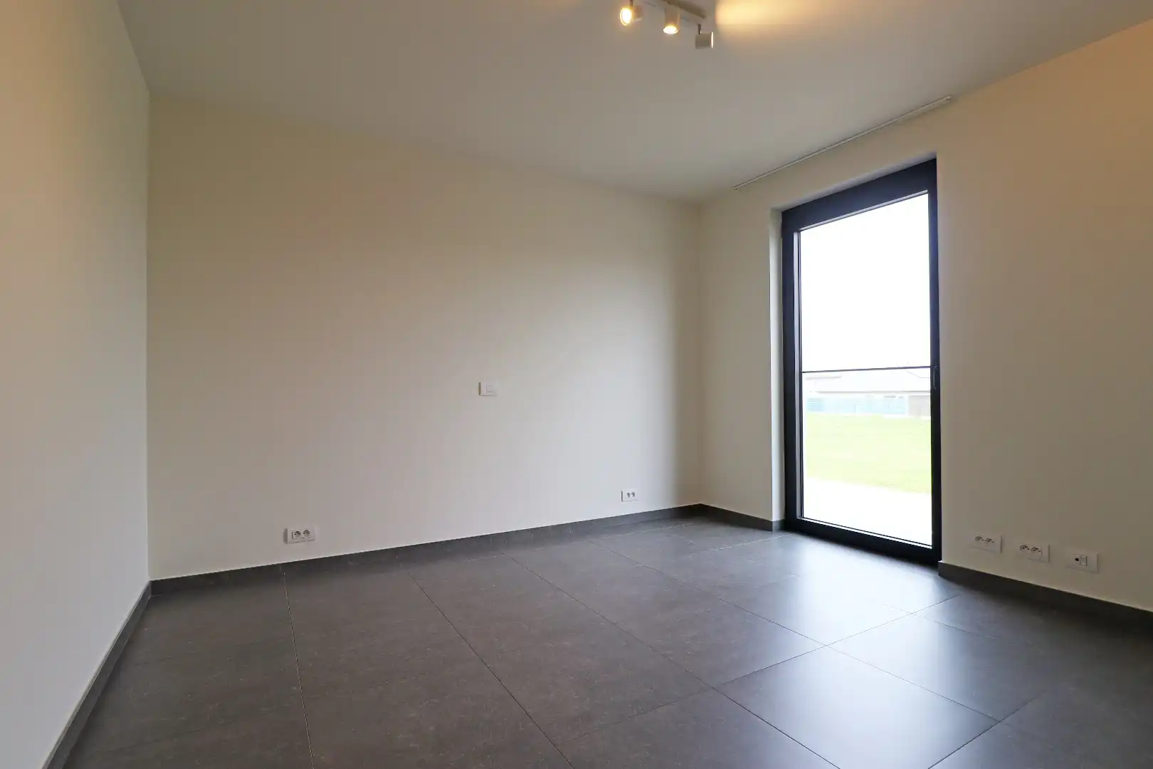 Prachtig appartement met zeer ruim zonneterras. foto 7