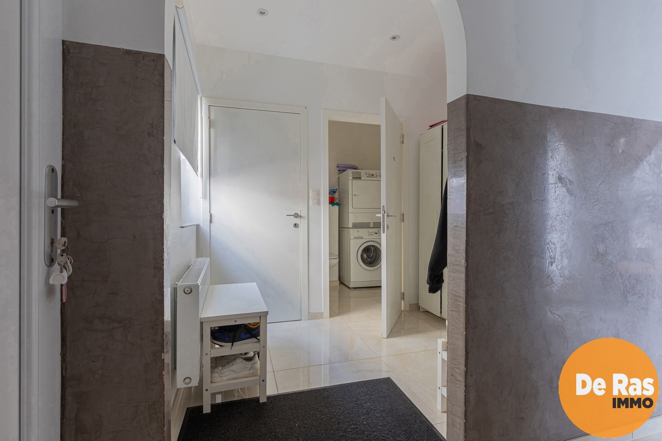 OORDEGEM - Instapklare woning met 4 kamers op goede locatie foto 4