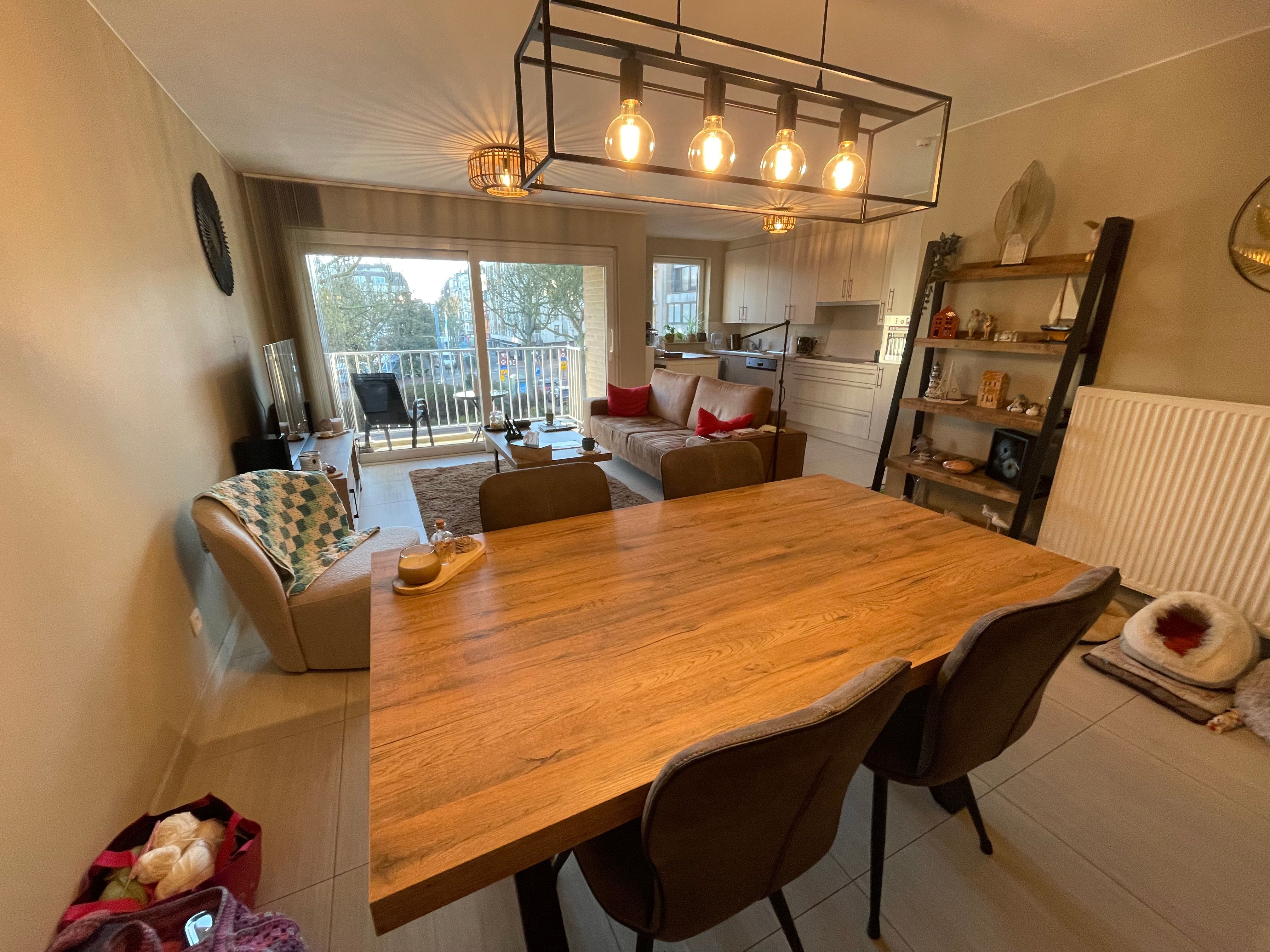 Mooi instapklaar appartement gelegen aan de Markt te Blankenberge met twee slaapkamers en terras. foto 3