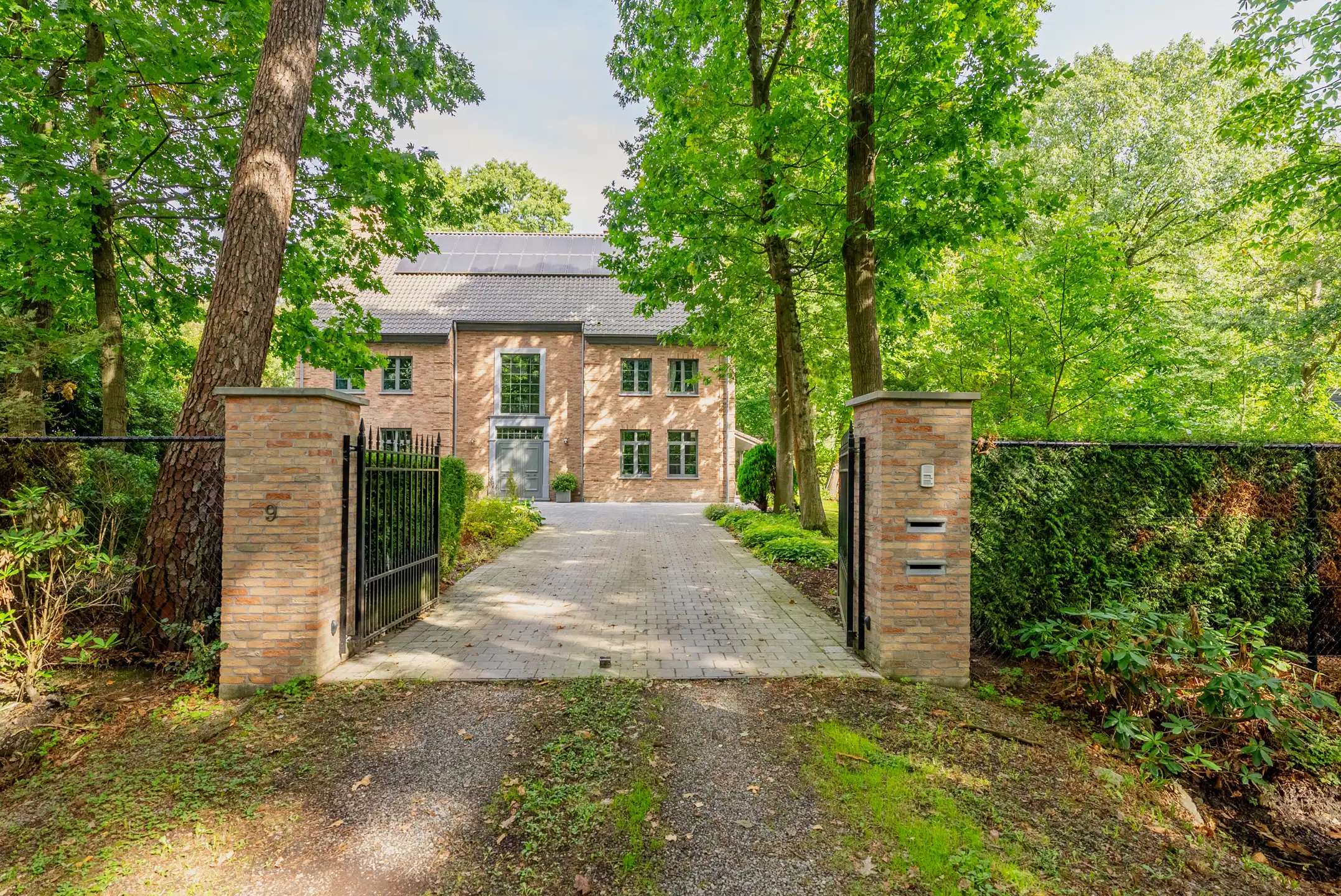 Prestigieuze villa met afzonderlijke woonunit en royale tuin nabij de Kalmthoutse Heide foto 63