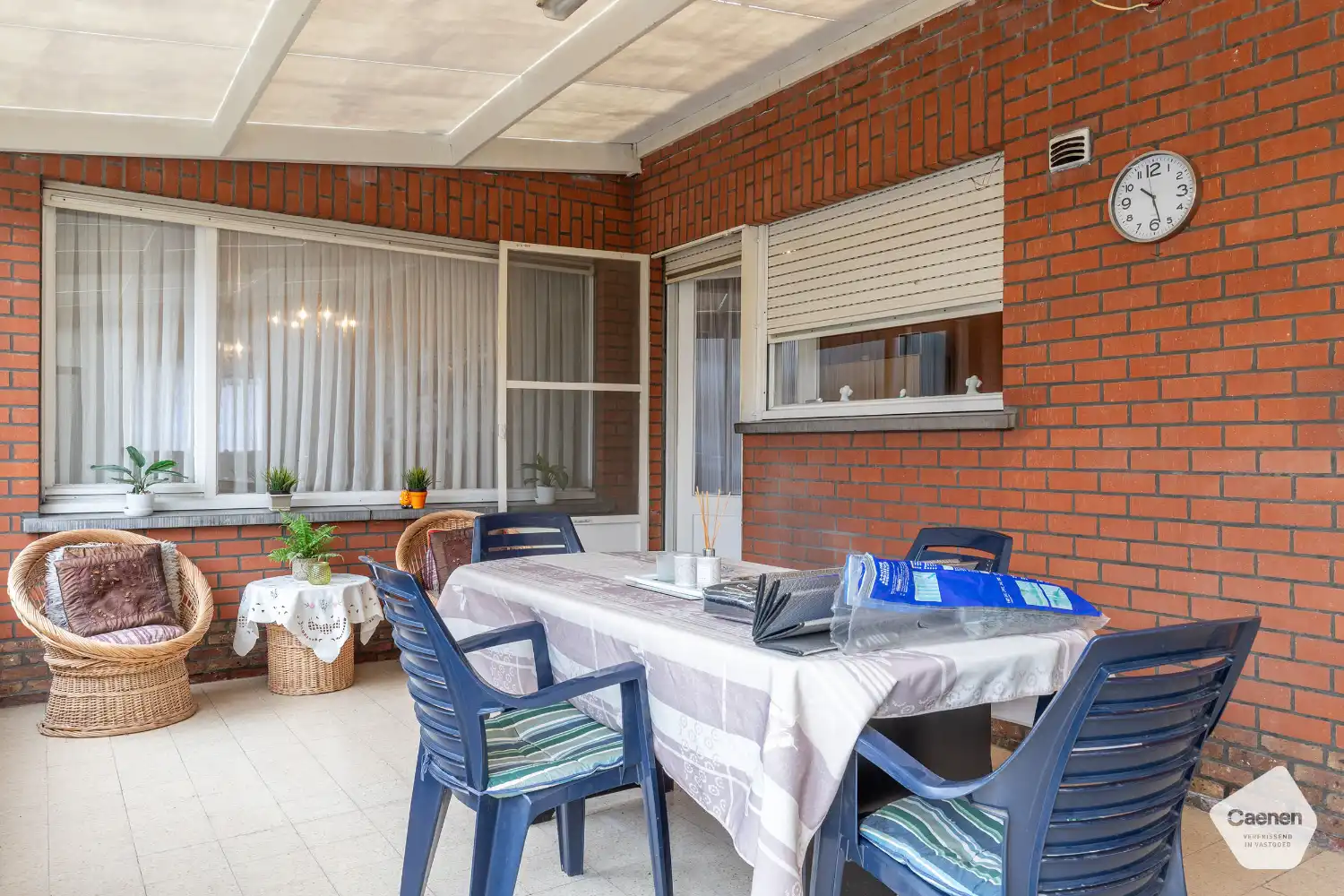 TE RENOVEREN HALF-OPEN WONING MET GARAGE EN 3 SLAAPKAMERS foto 7