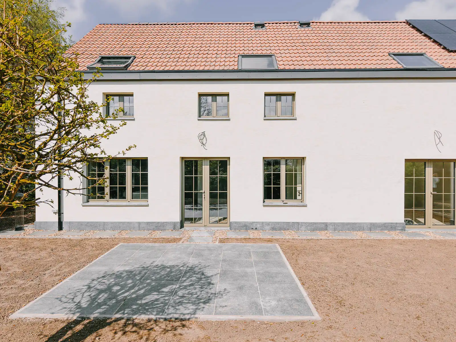 Prachtige, kwalitatief gerenoveerde villa op toplocatie foto 30