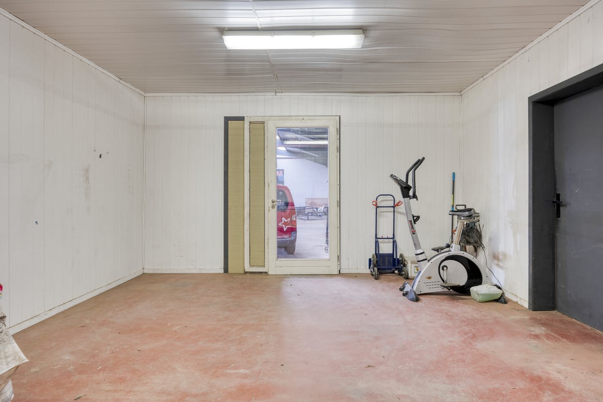 Magazijn met woonst en burelen in Adegem (Maldegem) foto 22