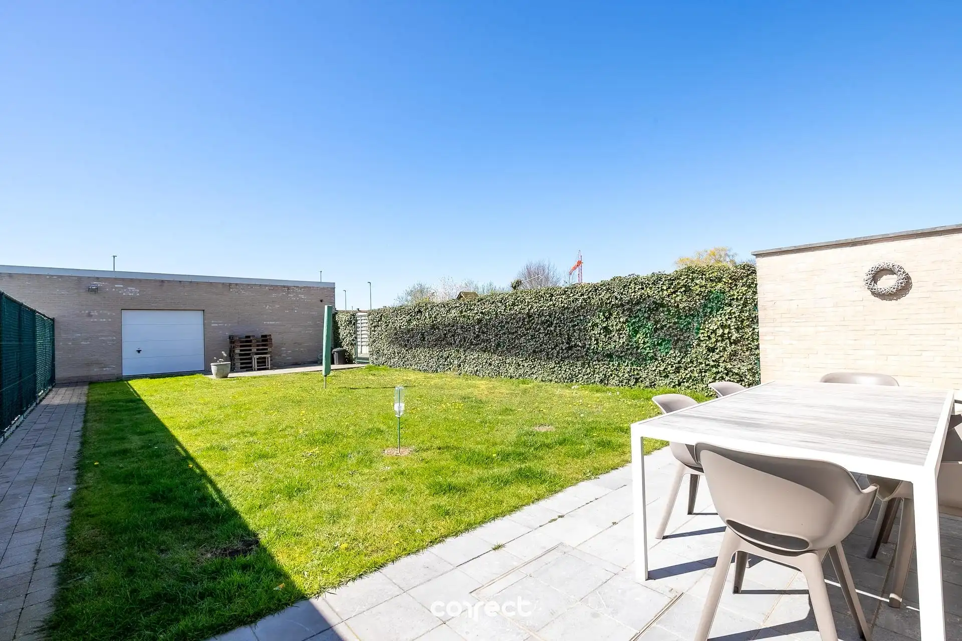 Half open bebouwing met 4 slaapkamers en tuin foto 12