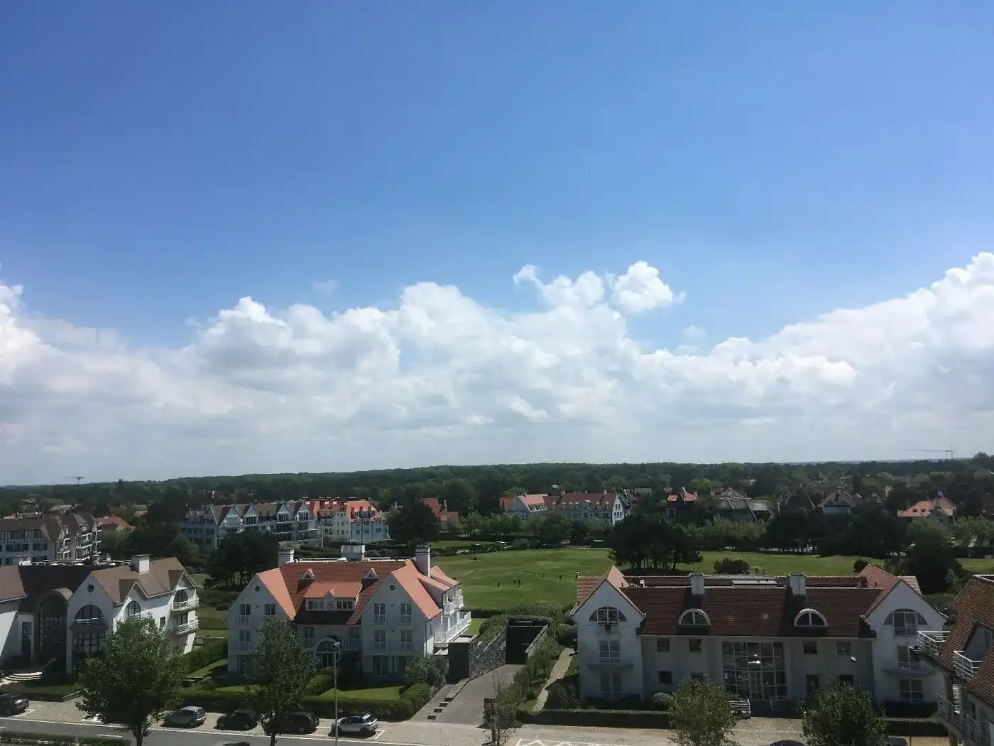 Luxueus afgewerkt en zeer zonnig appartement in het Zoute foto 4