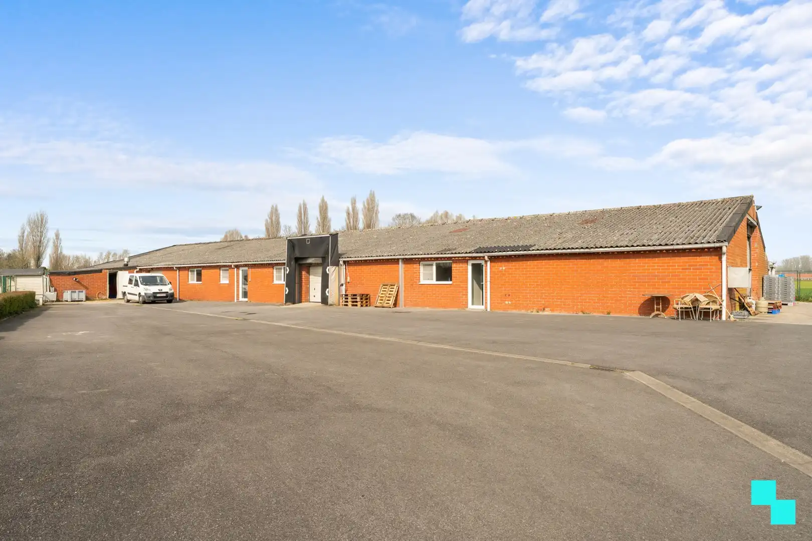 Ruime woning met loods in groene omgeving - Oekene foto 27