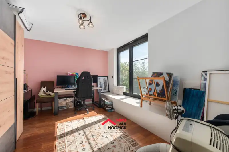 Instapklare woning met 5 slpkmrs en nieuw dak!!! foto 15