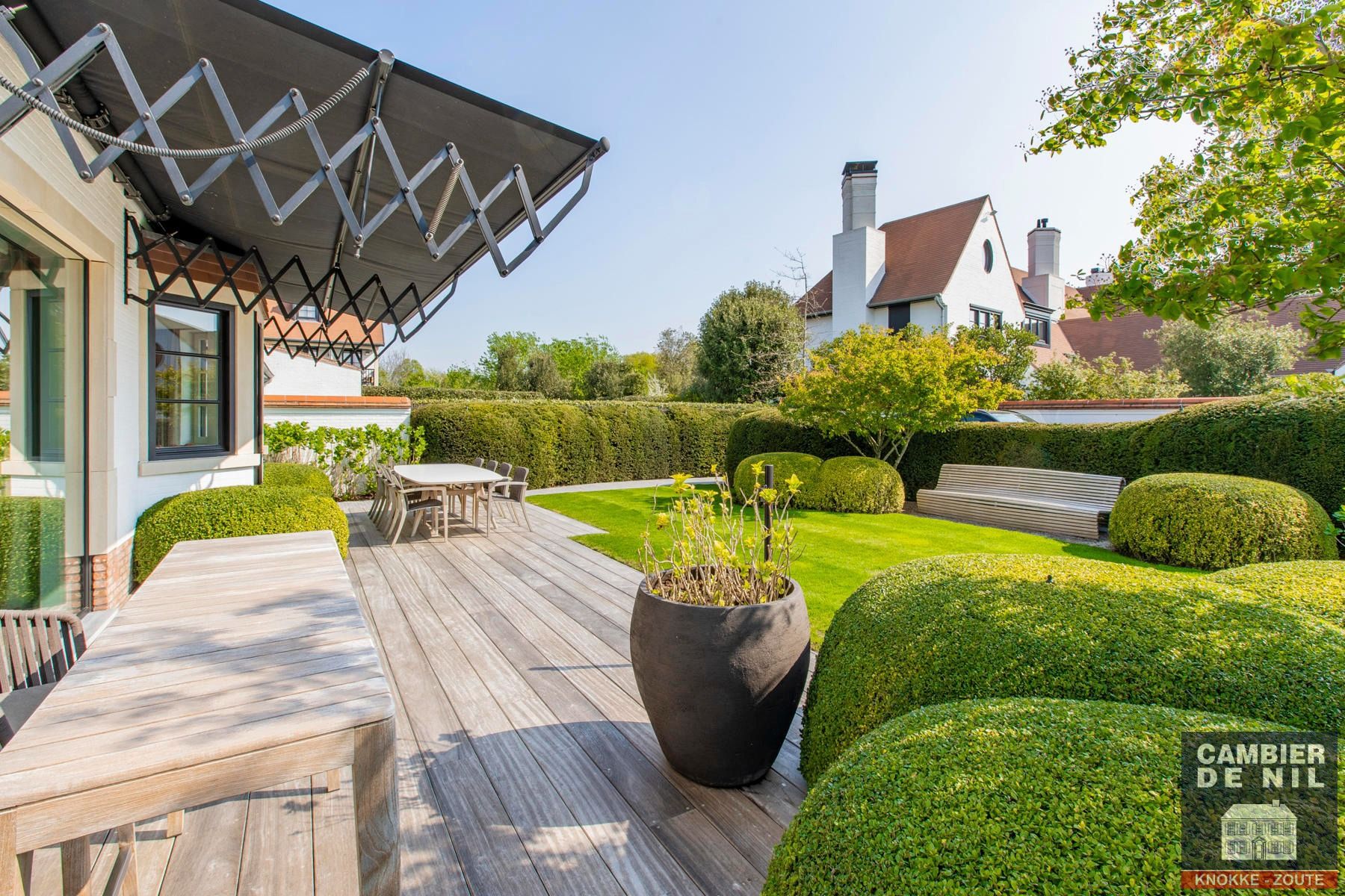 Recente en uitzonderlijk afgewerkte villa foto 3