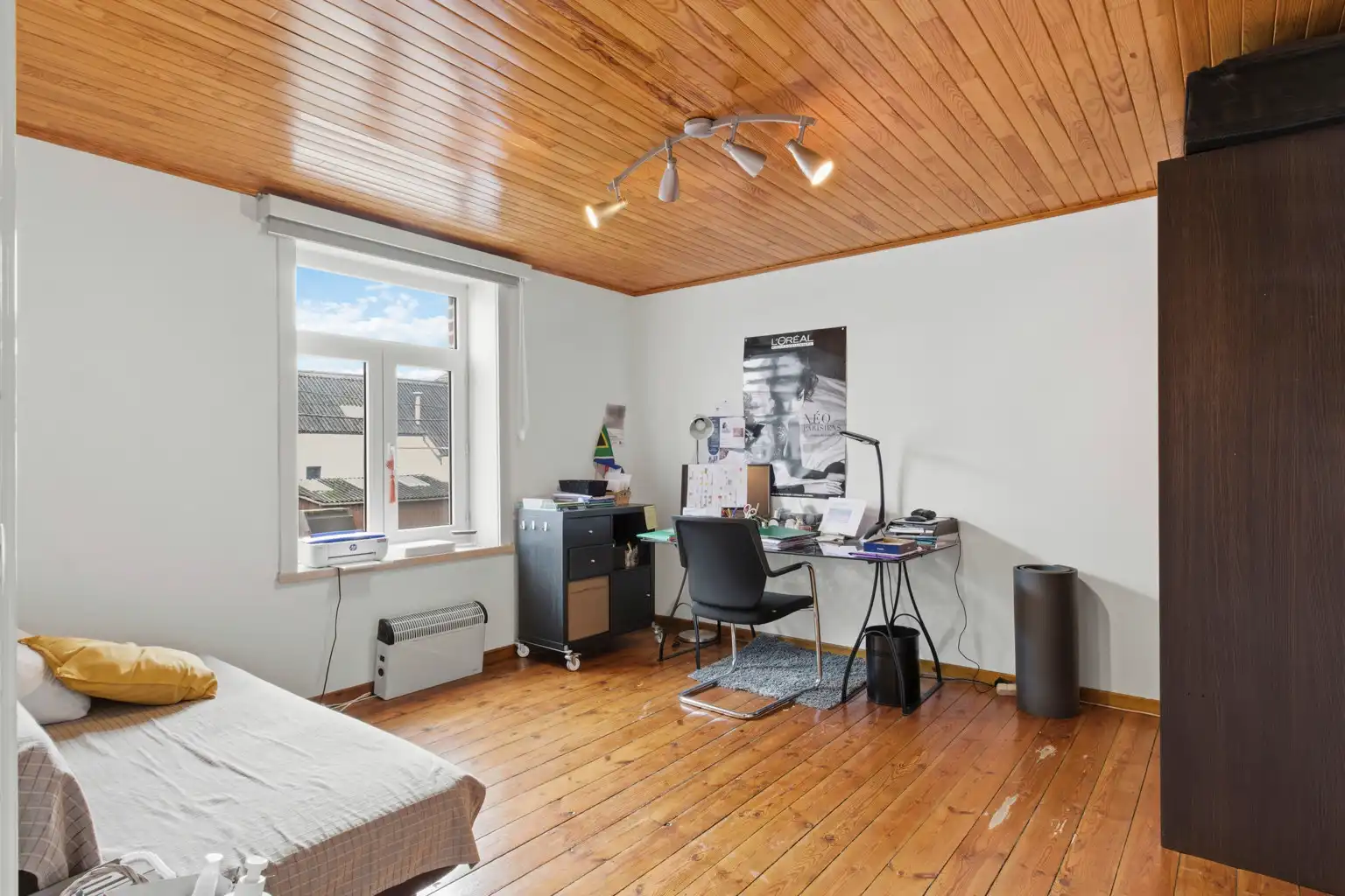 RUIME ALLEENSTAANDE WONING IN DOODLOPENDE STRAAT foto 11