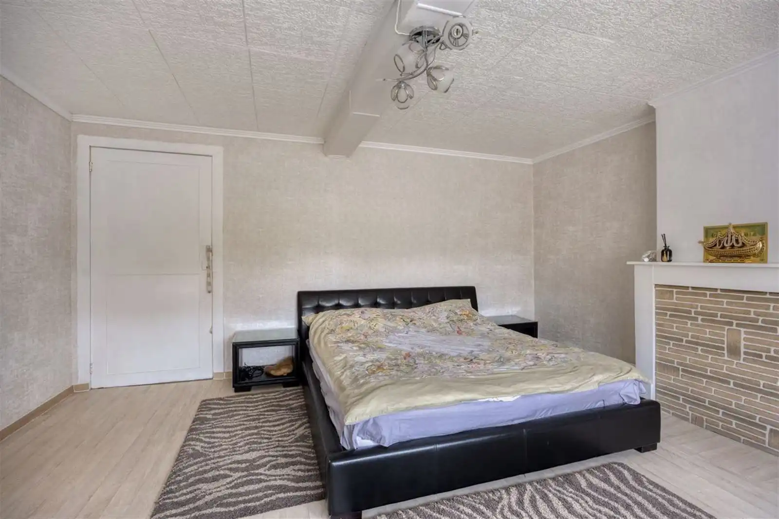 Hoeve met schuur en groot weiland  foto 12