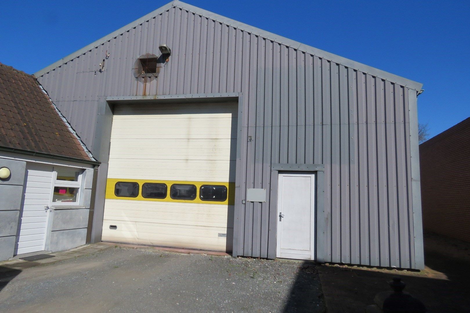 Loods/opslagruimte (250 m²), Torhout foto {{pictureIndex}}