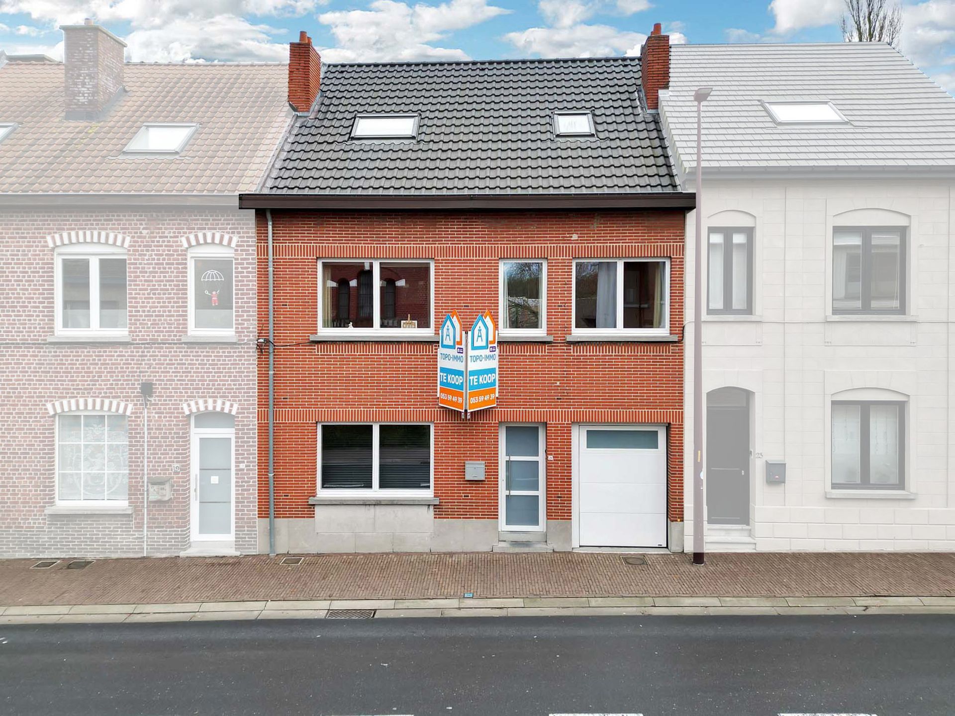 Hoofdfoto van de publicatie: Instapklare woning met 5 slpks, tuin en fietsgarage