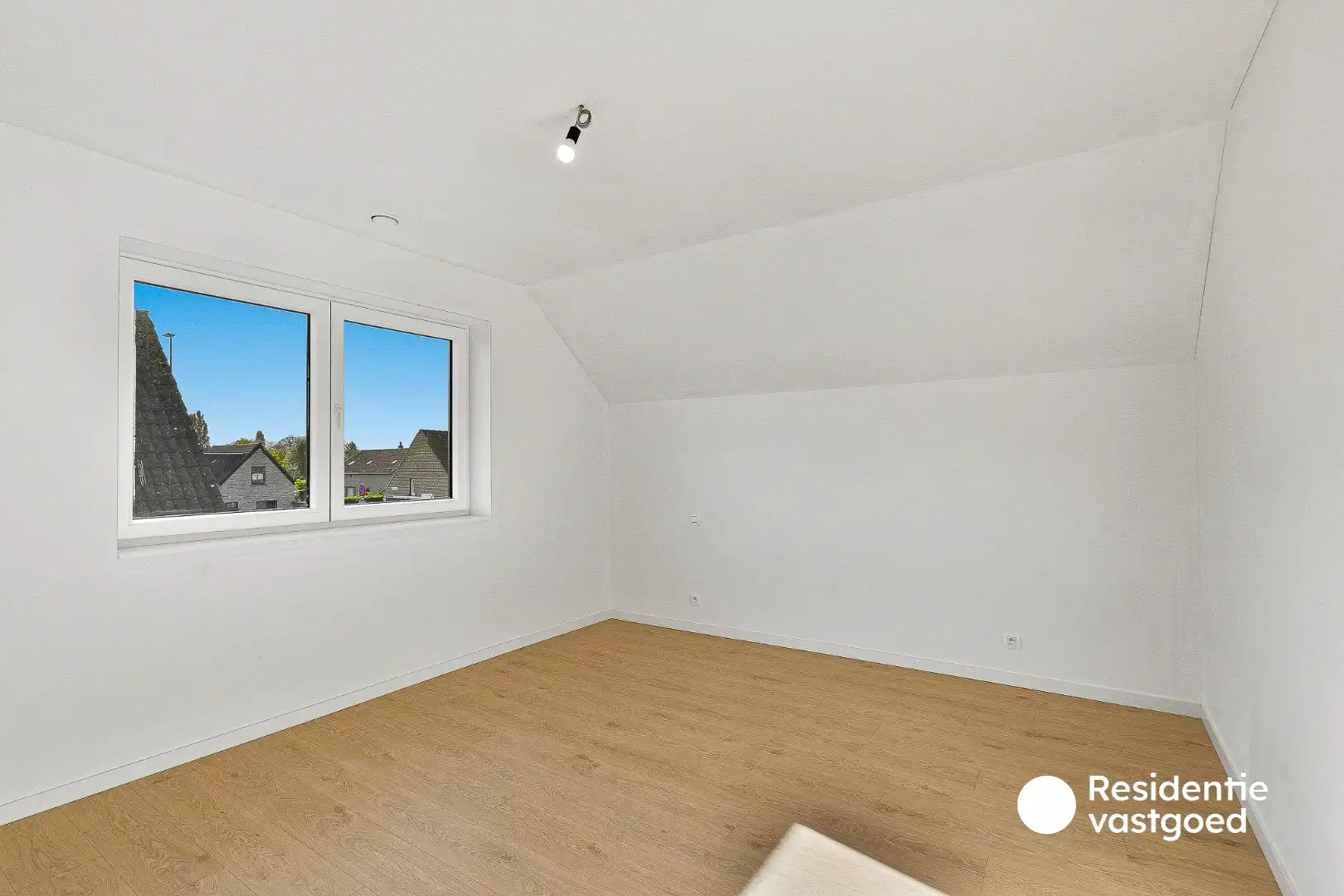 Gezinswoning met drie slaapkamers op goeie locatie foto 17