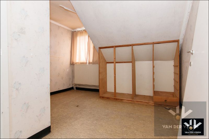 RUIME TE RENOVEREN WONING MET POTENTIEEL foto 20