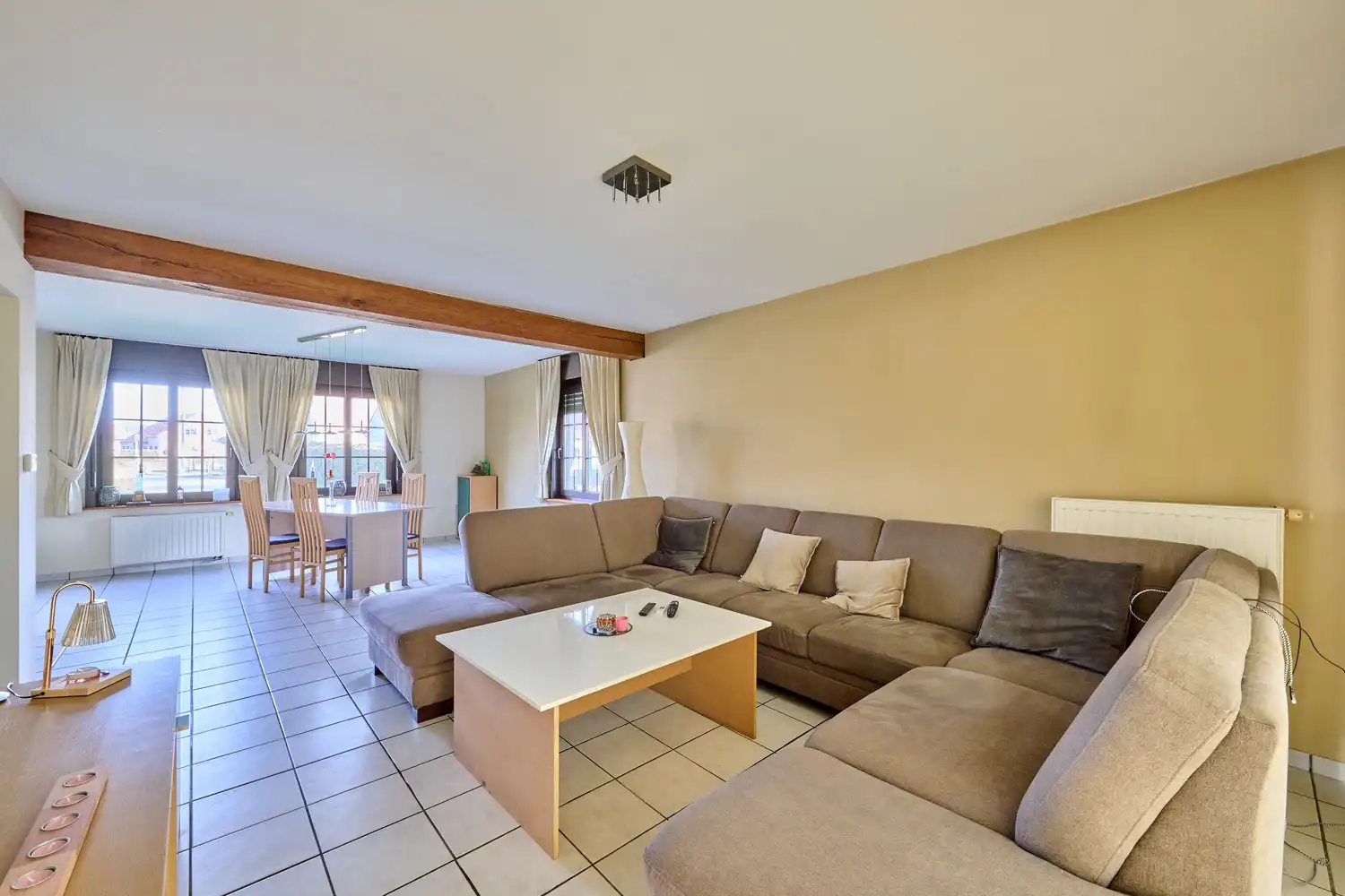 Heel goed onderhouden landhuis met inpandige garage en 3 ruim bemeten slaapkamers in landelijke omgeving foto 7