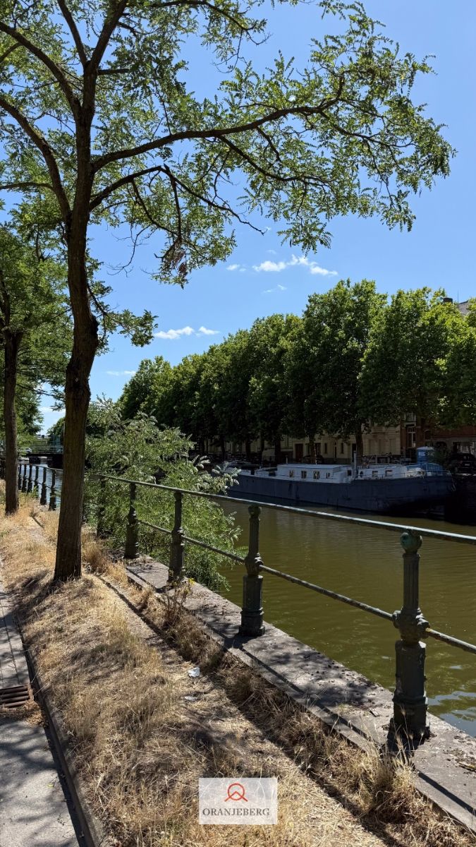 Ruime gerenoveerde burgerwoning nabij de Visserij foto 40