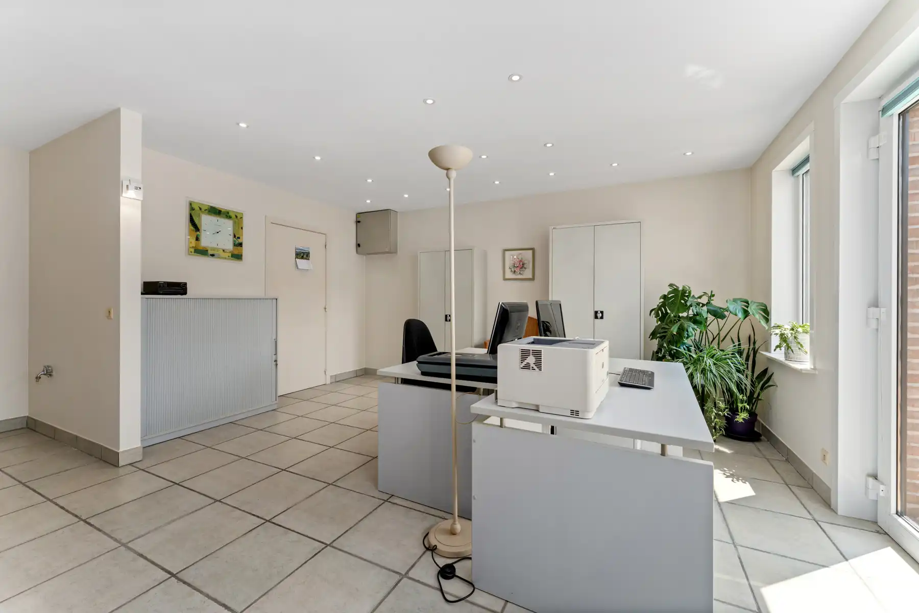 Ruime polyvalente woning met bureel en dubbele garage foto 13