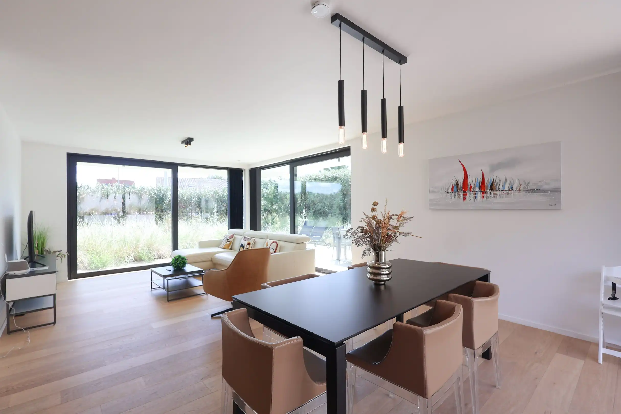 Modern gelijkvloers appartement in Groenendijk met ruim terras foto 3