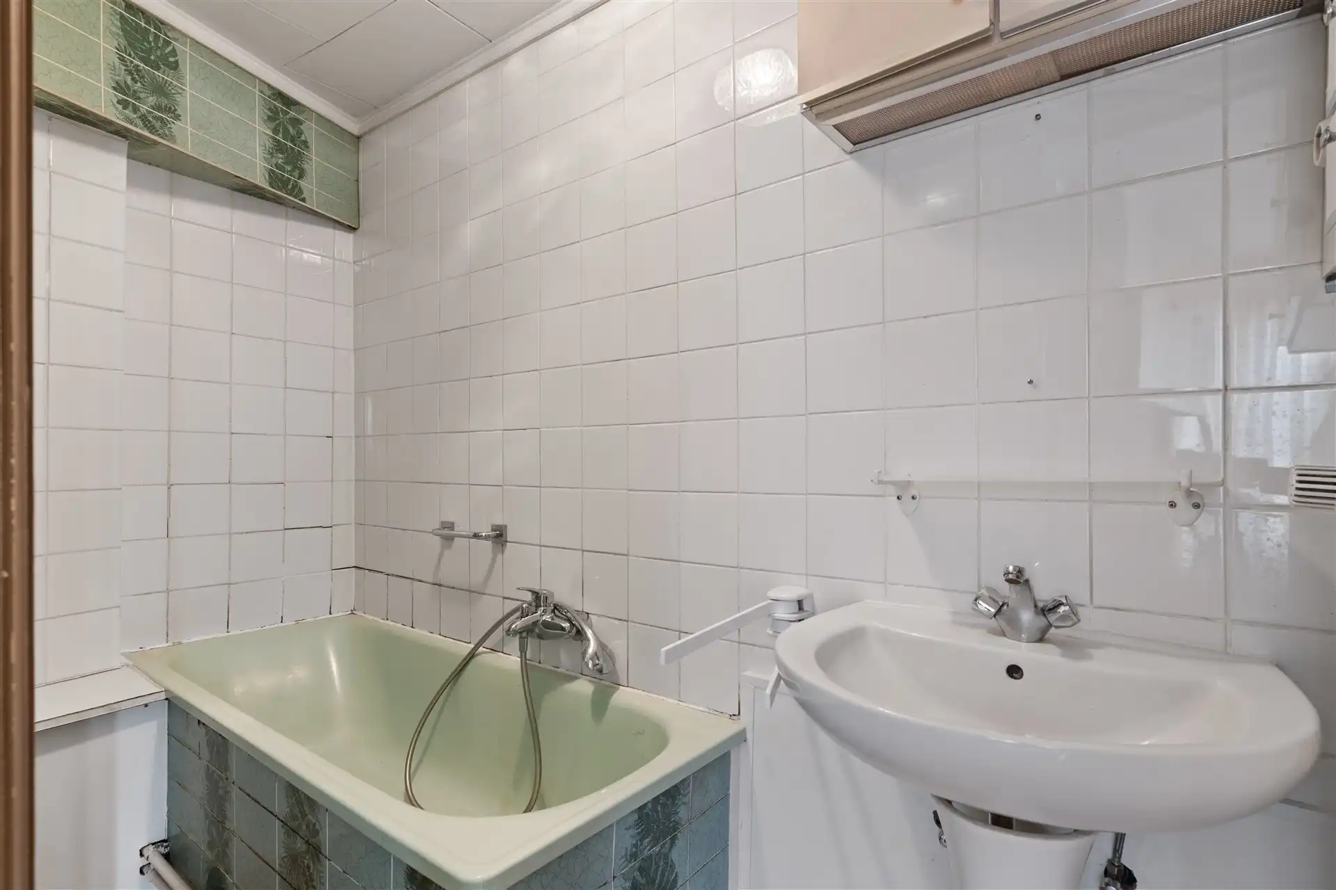 op te knappen woning met leuke tuin en inpandige garage. foto 10