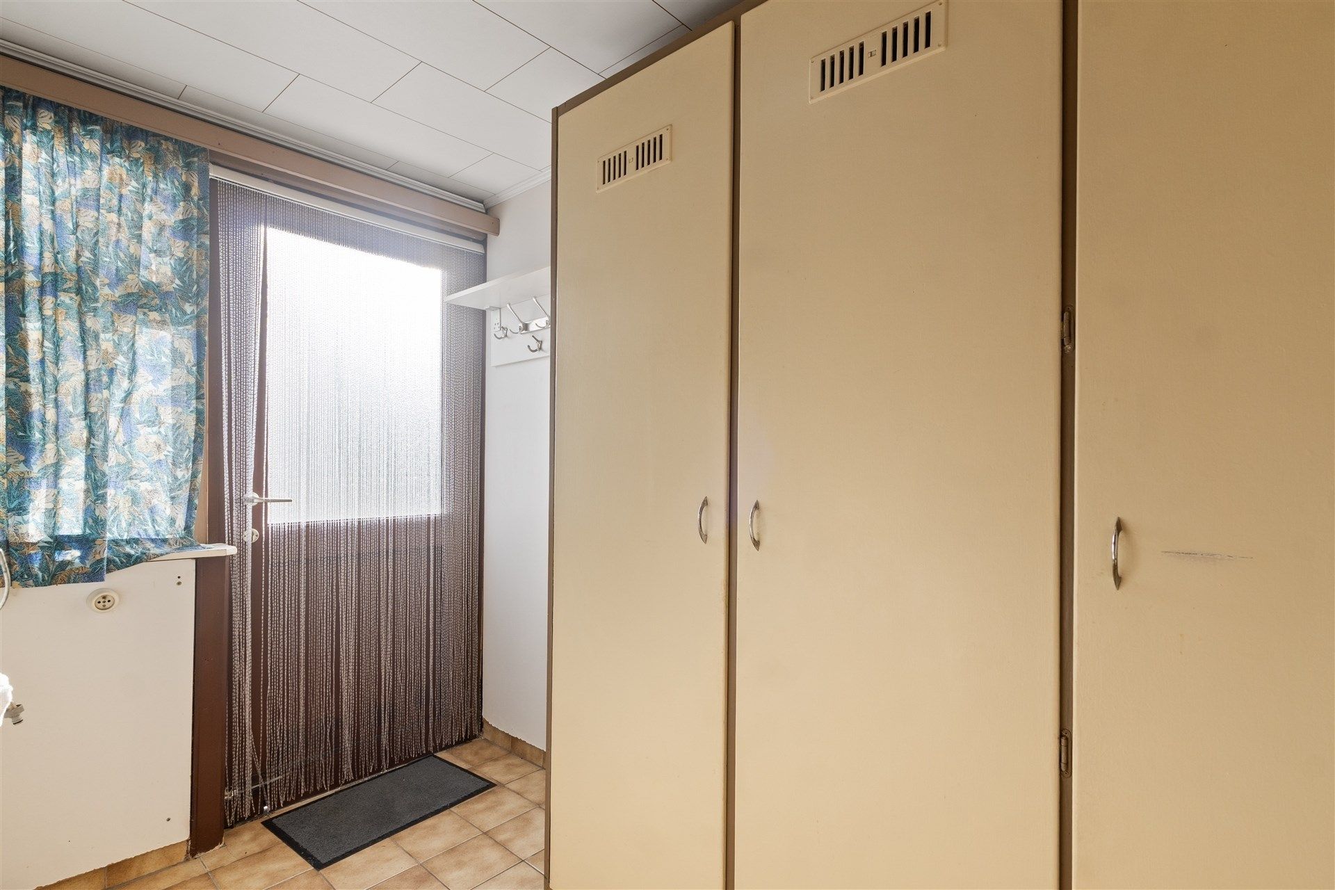 op te knappen woning met leuke tuin en inpandige garage. foto 10