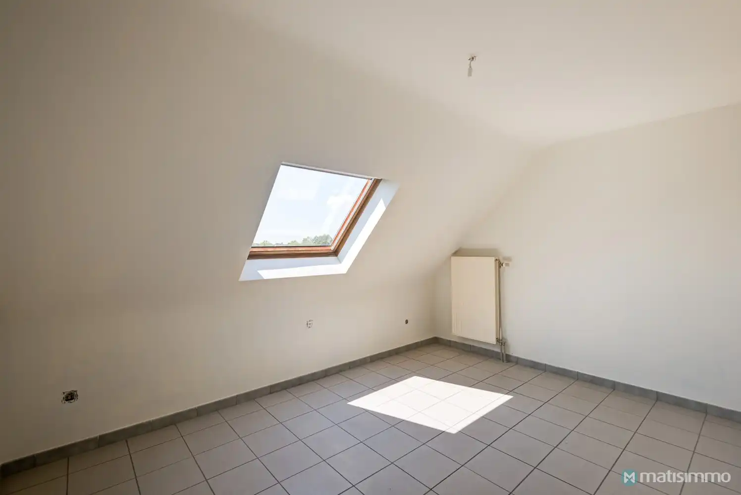 INSTAPKLAAR DUPLEX-APPARTEMENT MET 2 SLAAPKAMERS EN GARAGE NABIJ HET CENTRUM VAN BILZEN foto 15