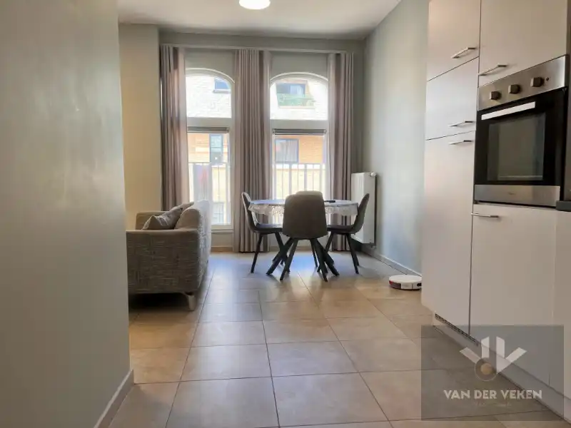 Gemeubeld 1 slaapkamer appartement in hartje Hasselt! foto 4