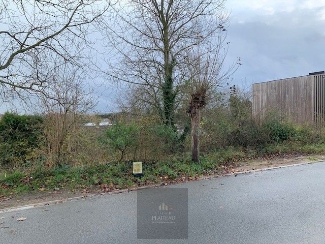 Mooi perceel bouwgrond van 956m² gelegen in de Golflaan te Oostduinkerke vlakbij het duinenreservaat Doornpanne en op wandelafstand van het centrum en de zee. foto {{pictureIndex}}