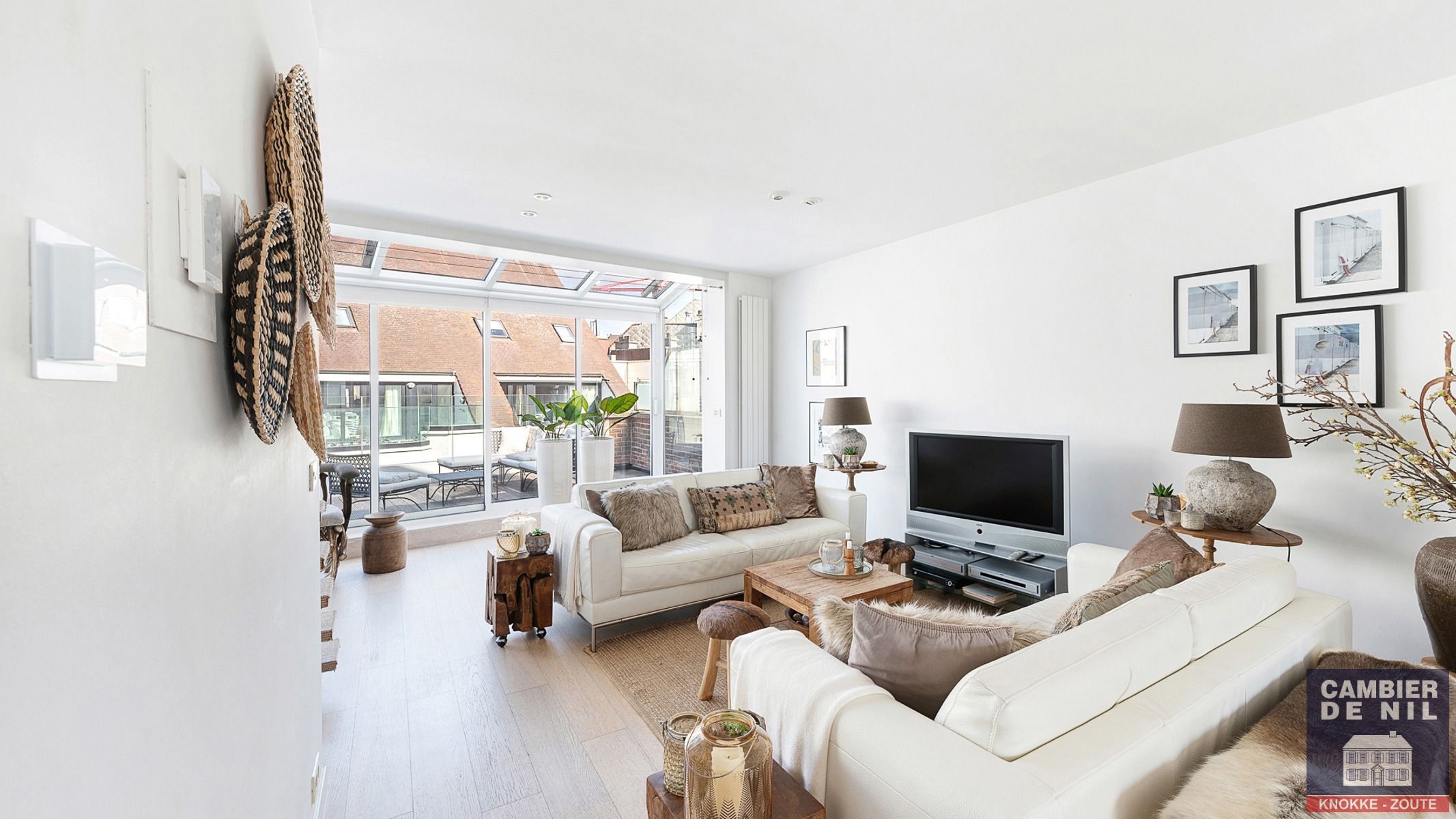 Schitterend duplex appartement met terras voor-en achteraan in hartje Zoute foto 2