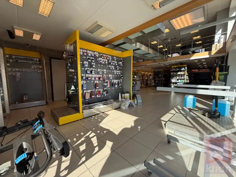 Instapklaar bedrijfsgebouw van 758 m² foto 6