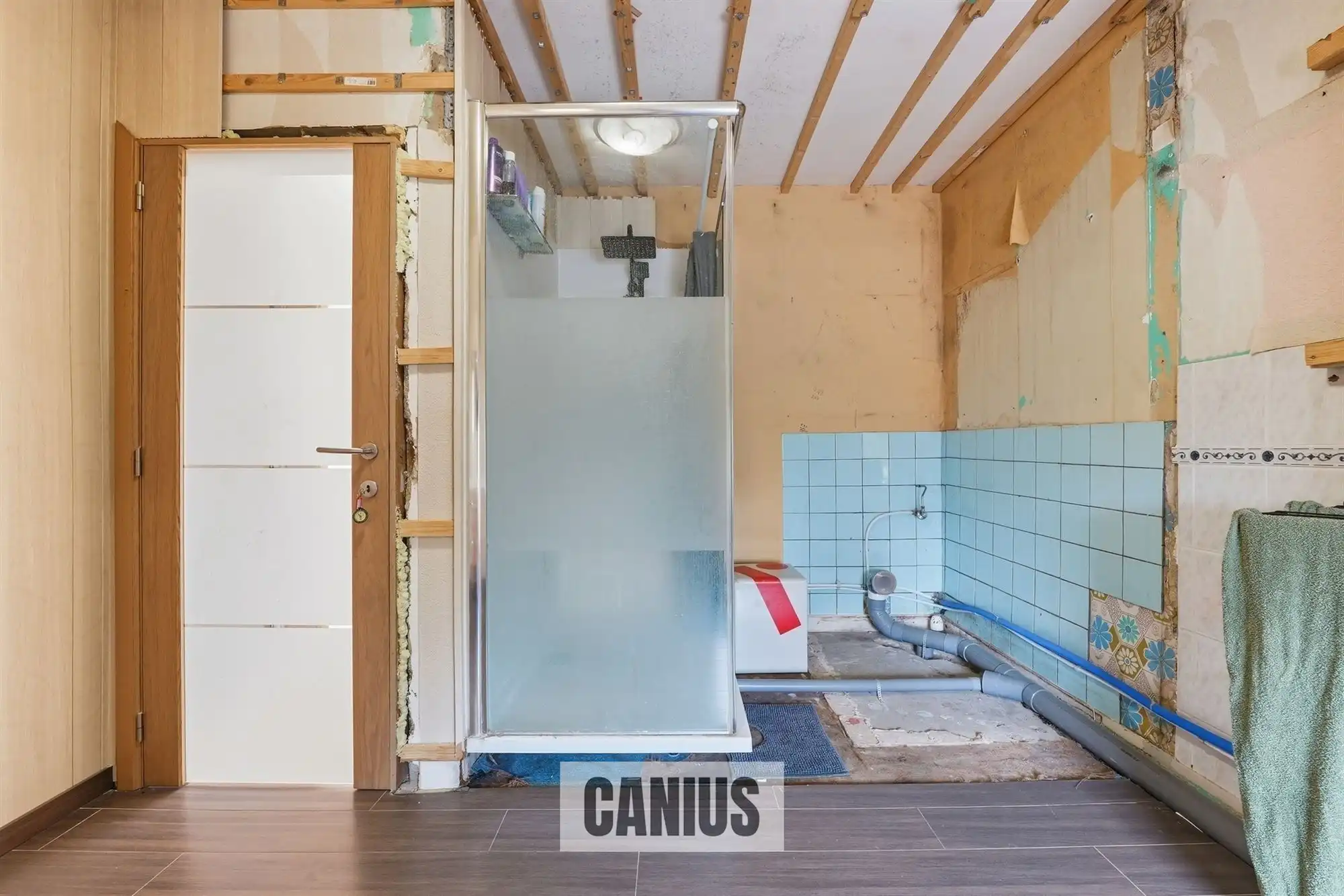 GERENOVEERDE OPEN BEBOUWING MET VIER SLAAPKAMERS foto 19