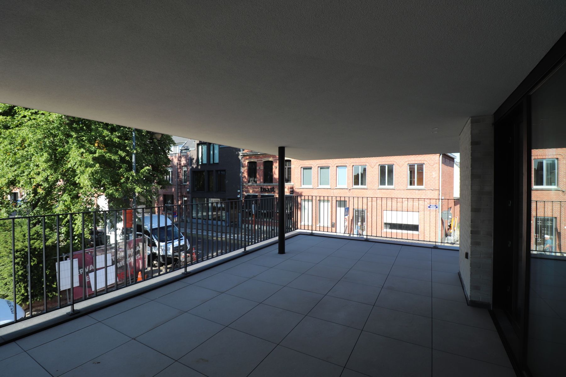 Prachtig nieuwbouwappartement met 2 slaapkamers, groot overdekt terras, autostaanplaats en berging. foto 14