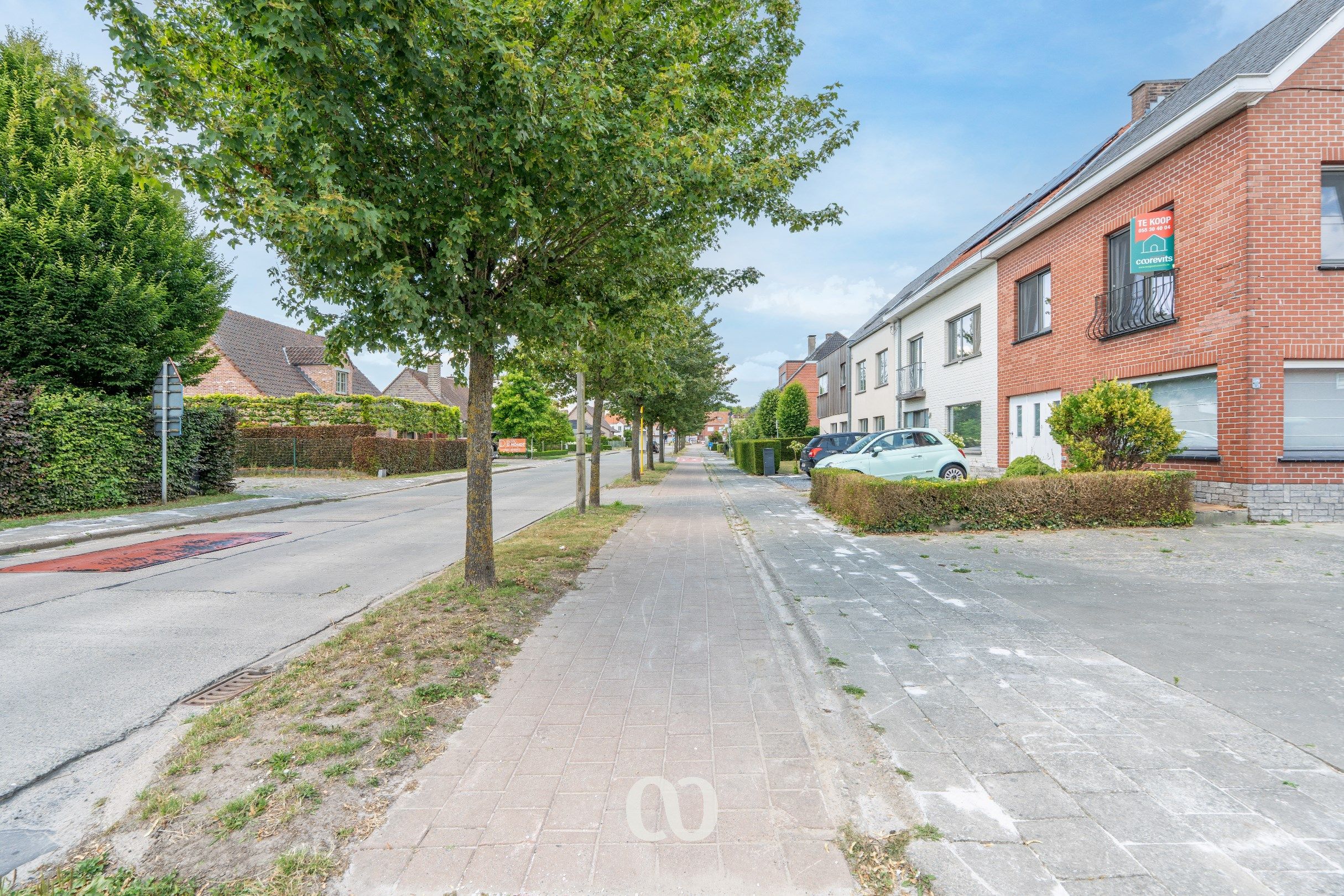 Ruime gerenoveerde woning met 4 slaapkamers in centrum Eine foto 17