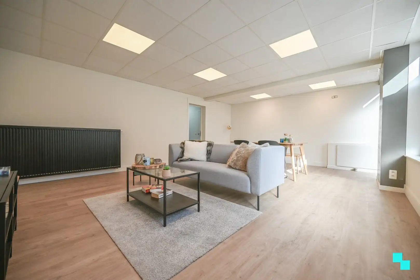 Gerenoveerde woning nabij centrum Izegem foto 4