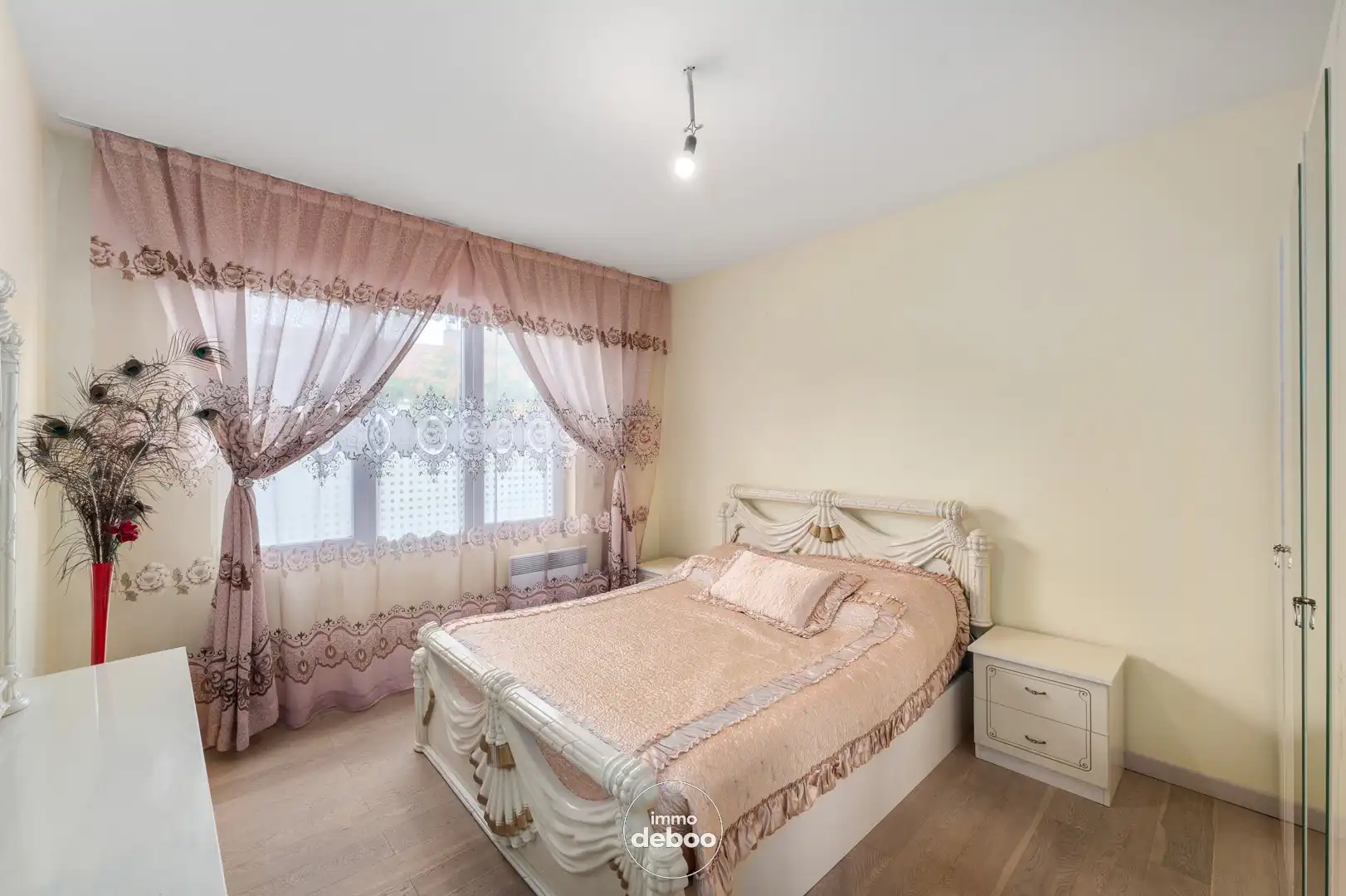 Verzorgde rijwoning met ruime garage foto 12