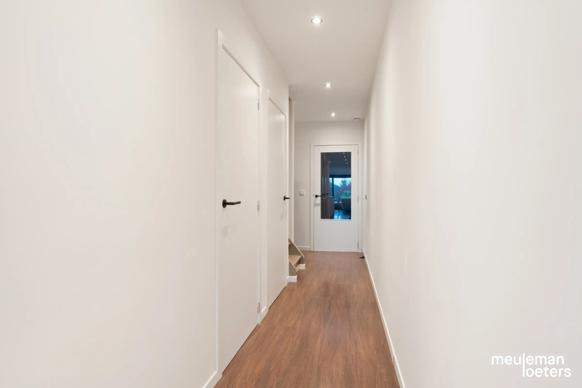 Volledig gerenoveerde woning met hedendaags comfort foto 13