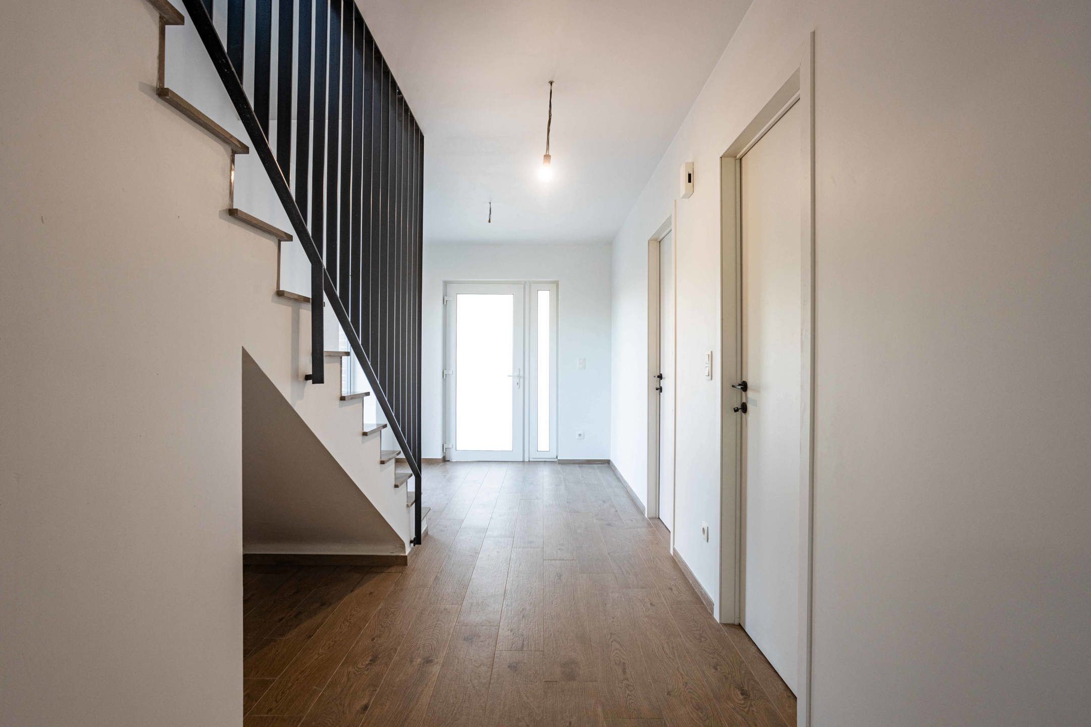 Prachtige nieuwbouwwoning omringd door groen en natuur. foto 4