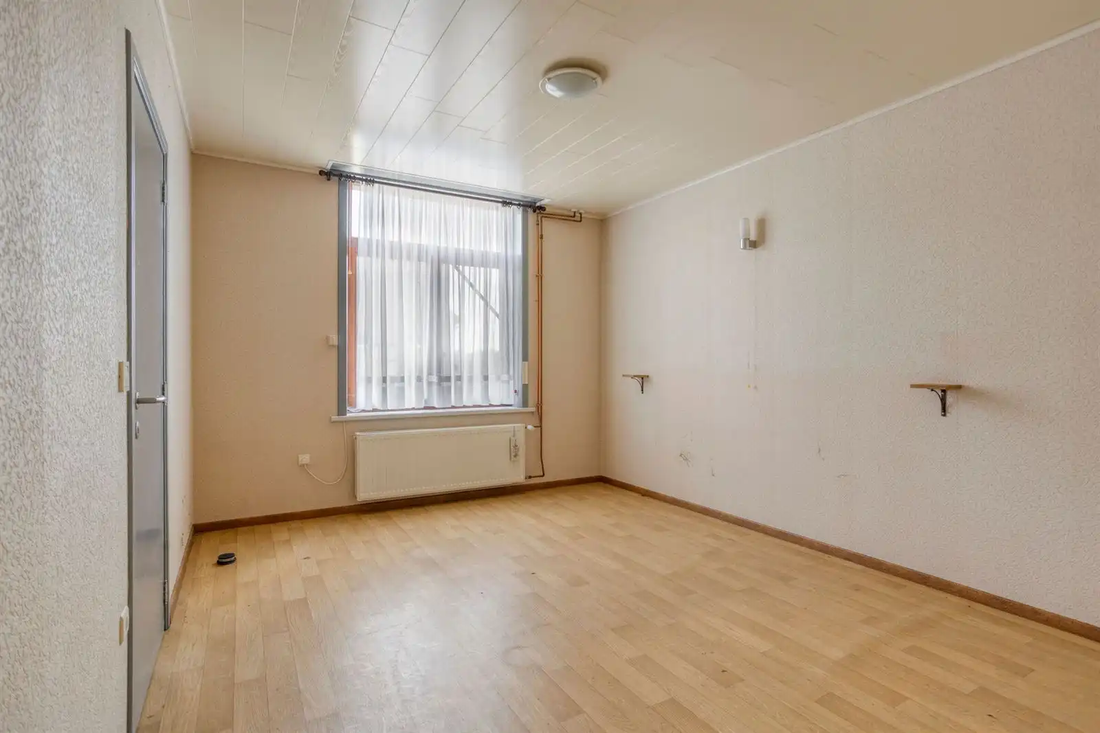 Openbebouwing met 5 slaapkamers garage en ruime tuin foto 7