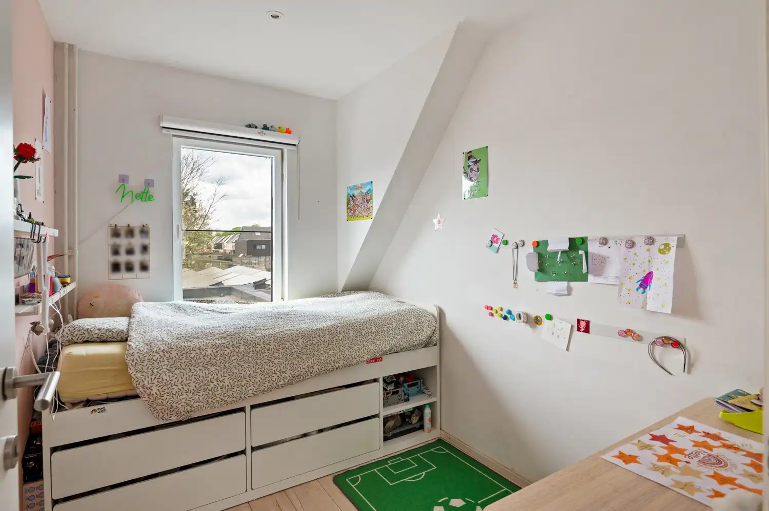 Instapklare woning met magazijn, 4 slaapkamers en 2 badkamers te Ranst! foto 21