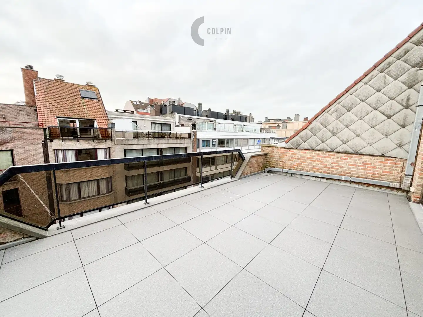 Mooi gerenoveerde penthouse met zijdelings zeezicht foto 3