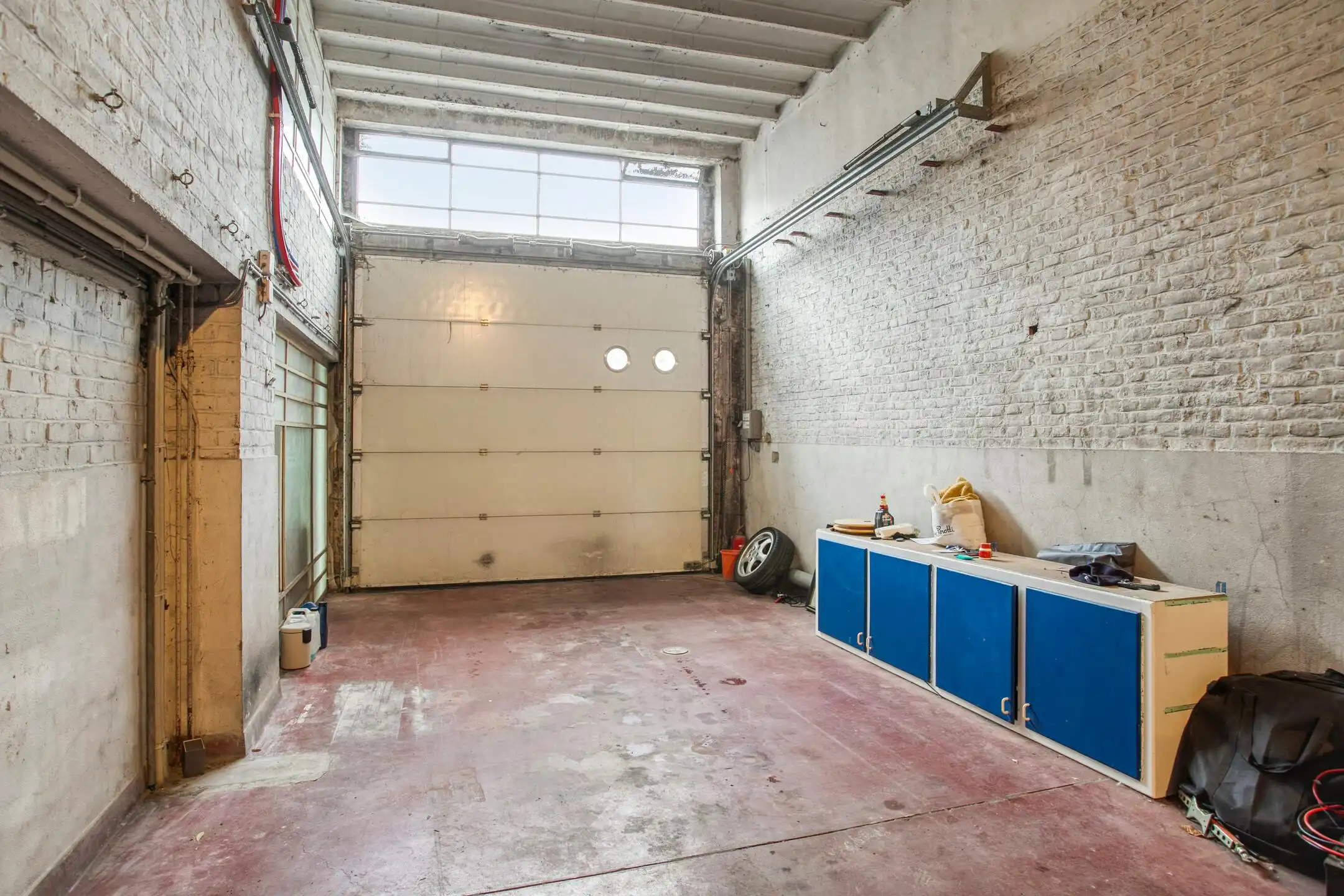 Unieke eigendom met loods en 2 gerenoveerde appartementen  foto 13