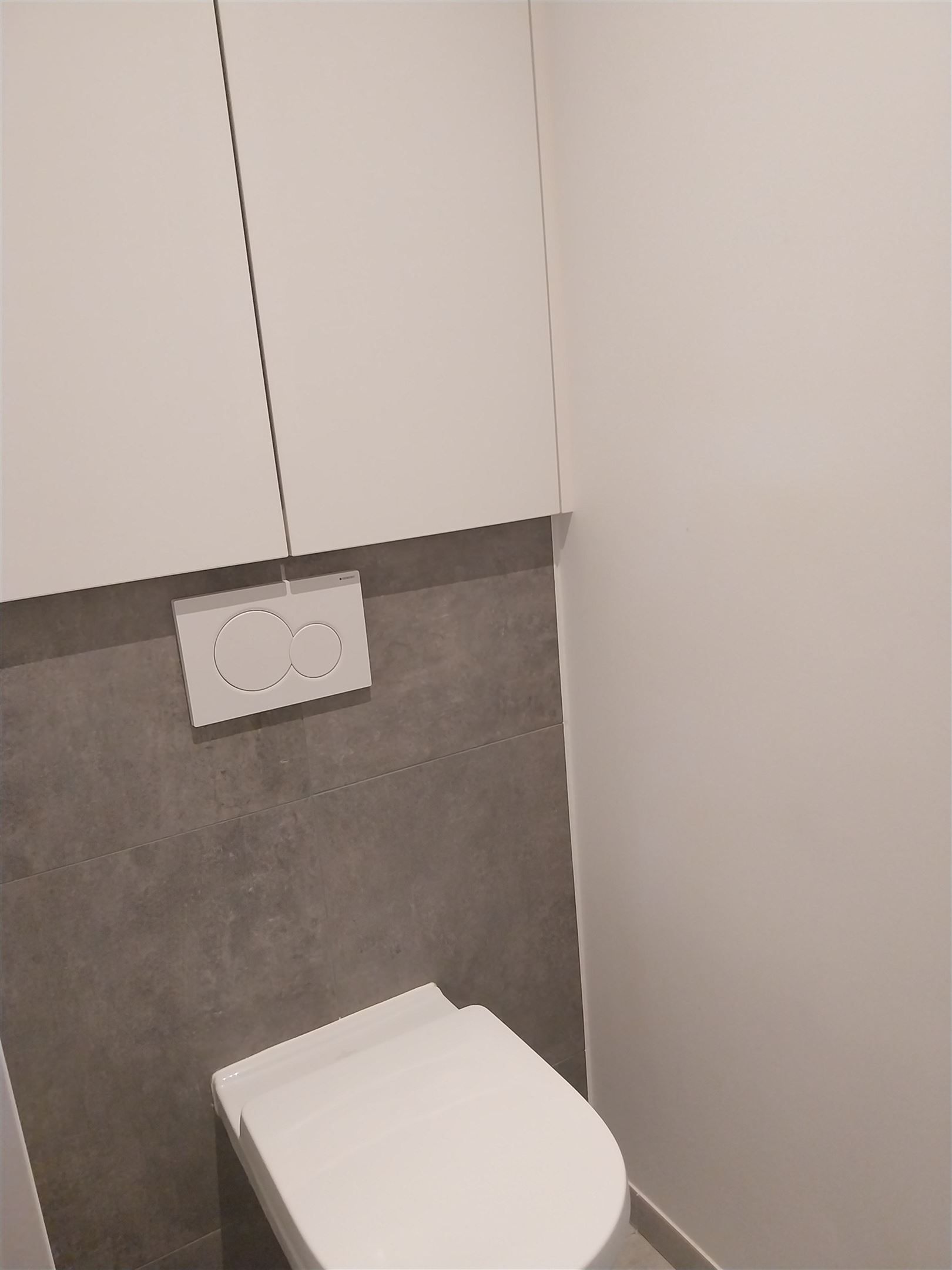 TE HUUR: recent appartement met 2 slaapkamers te Koersel! foto 8