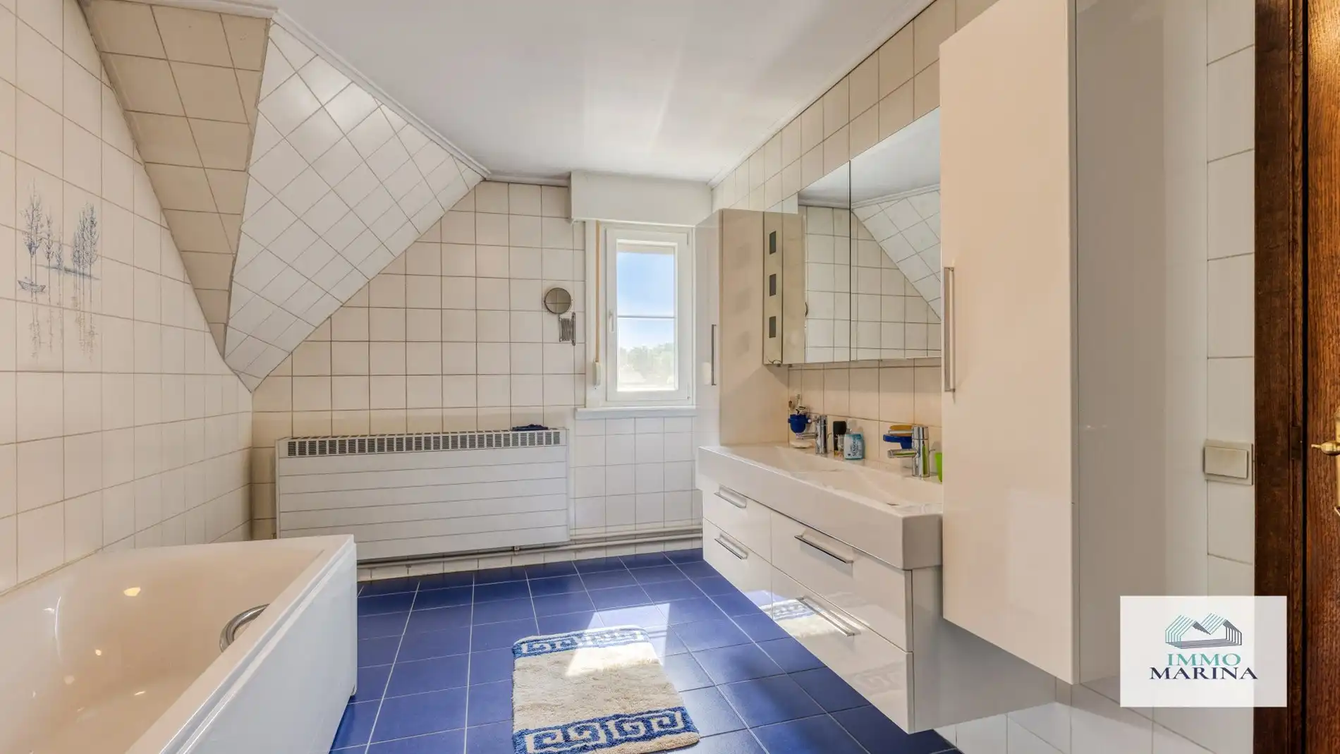 EXCLUSIEVE VILLA OP 6.530M² MET ZWEMBAD EN 4 SLPKS foto 16
