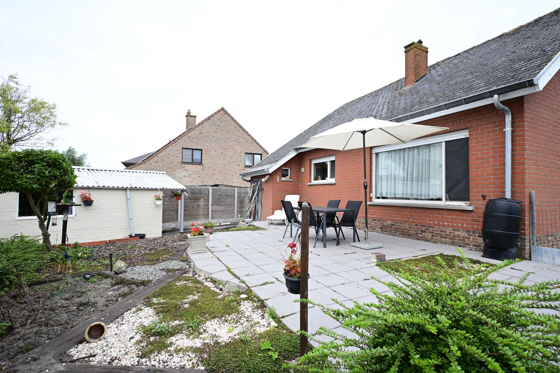 Gezellige open bebouwing met zongerichte tuin in Zande. foto 10