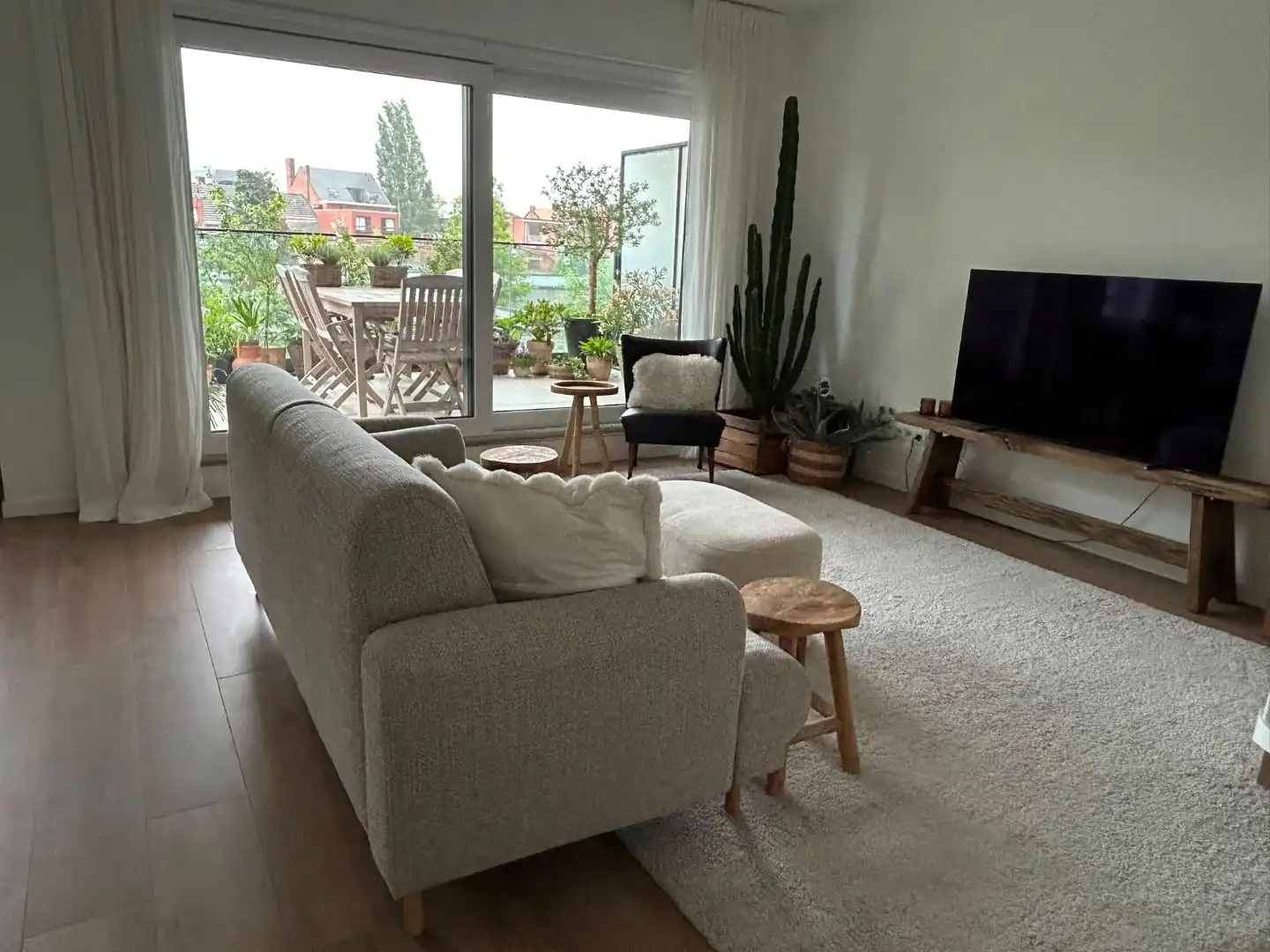 Ruim appartement met 2 slaapkamers in het centrum van Mol! foto 3