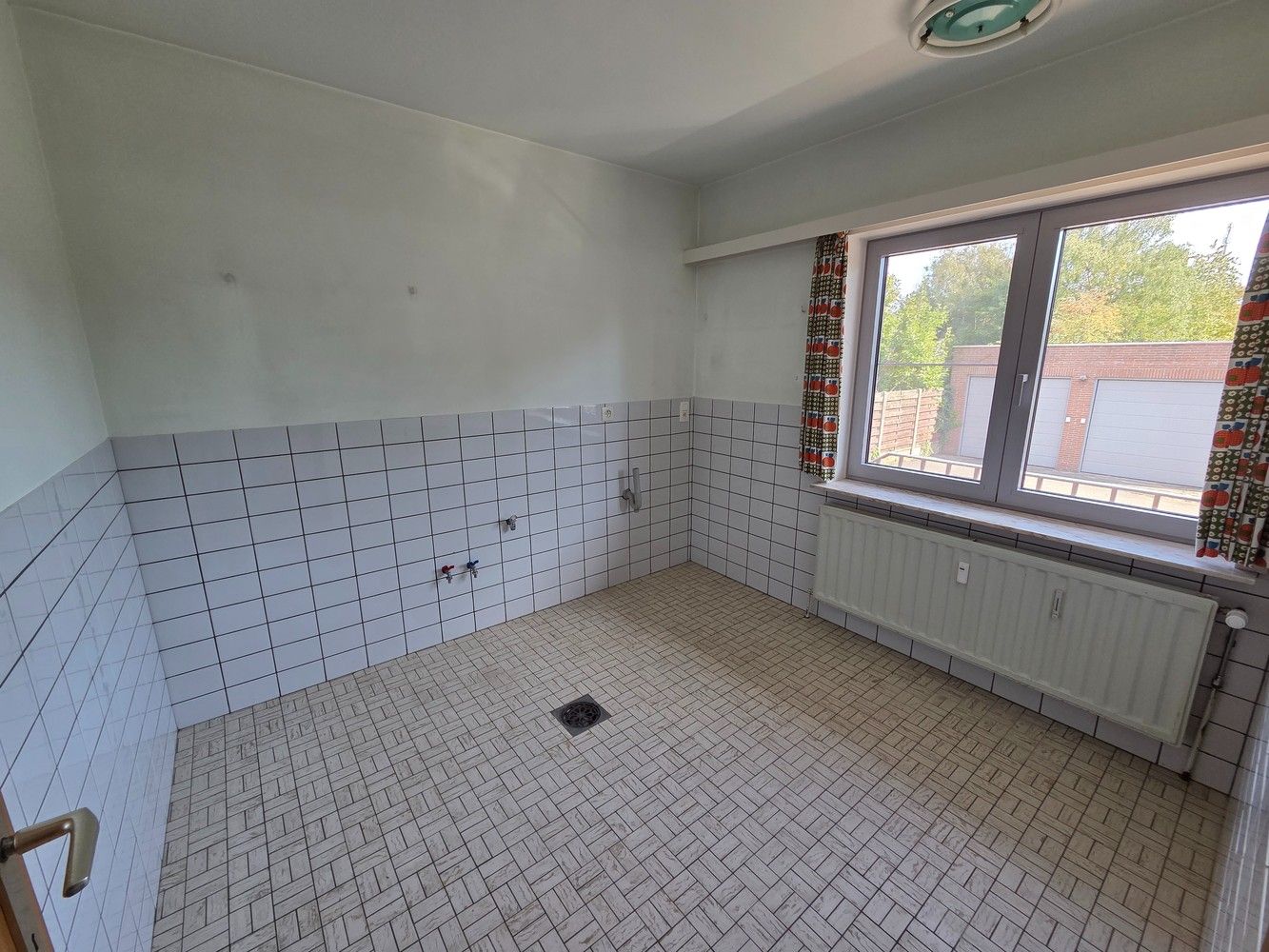 Uitzonderlijk ruim appartement met 4 slaapkamers, bureau en dubbele garage foto 10