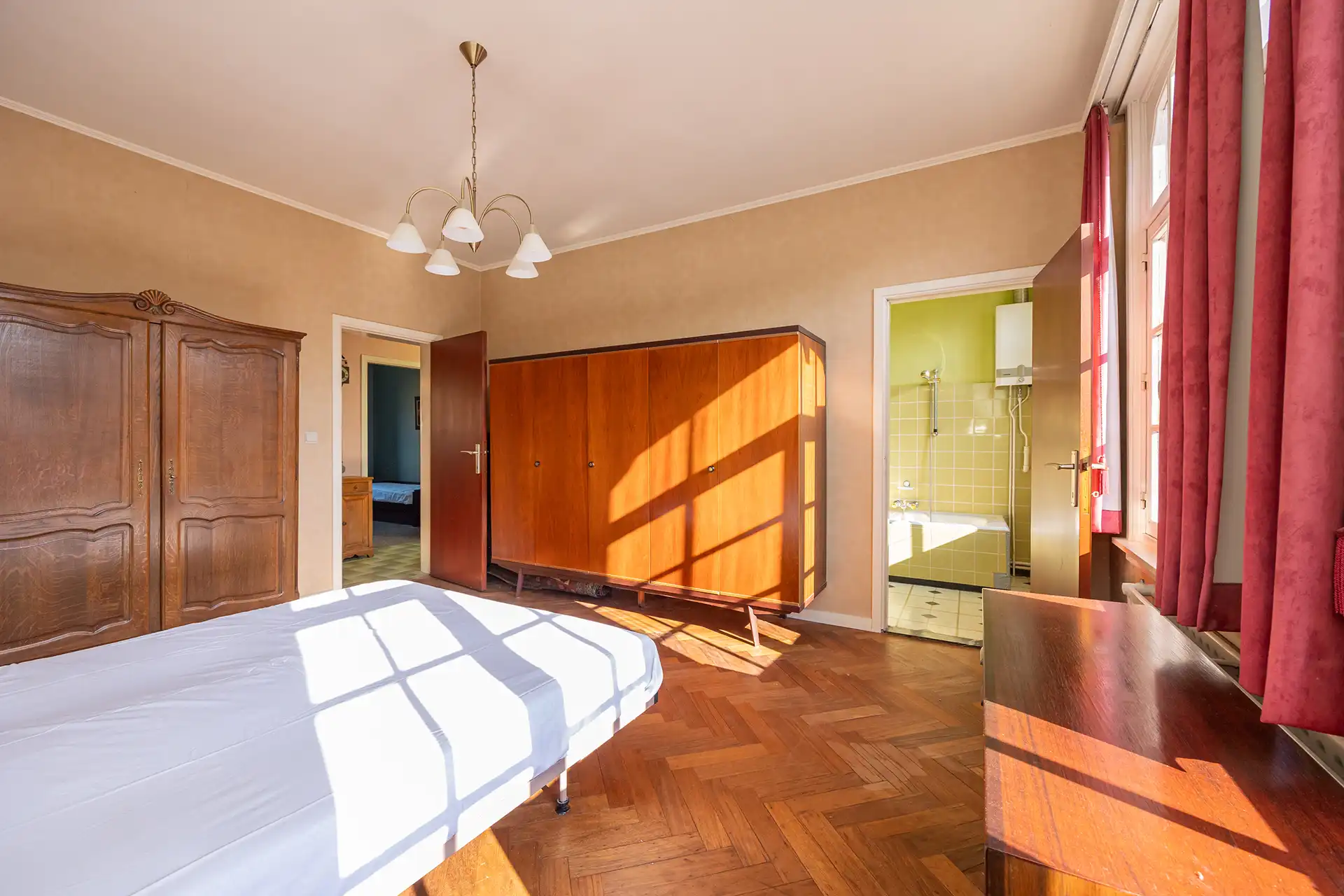 Karaktervolle bel-étage woning met garage en tuin foto 10