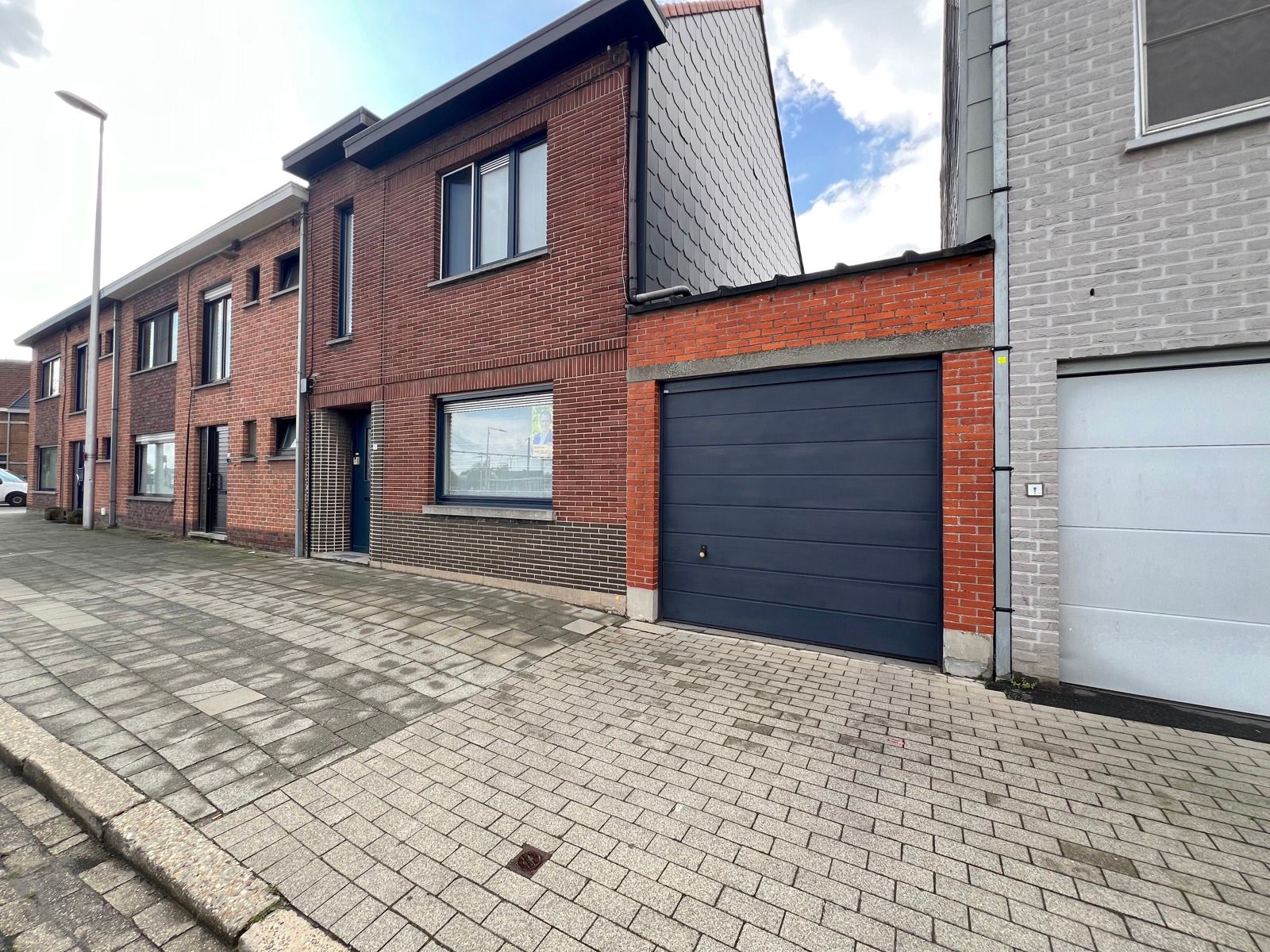 Perfect gelegen woning met 3/4 slaapkamers, garage en tuin foto 1