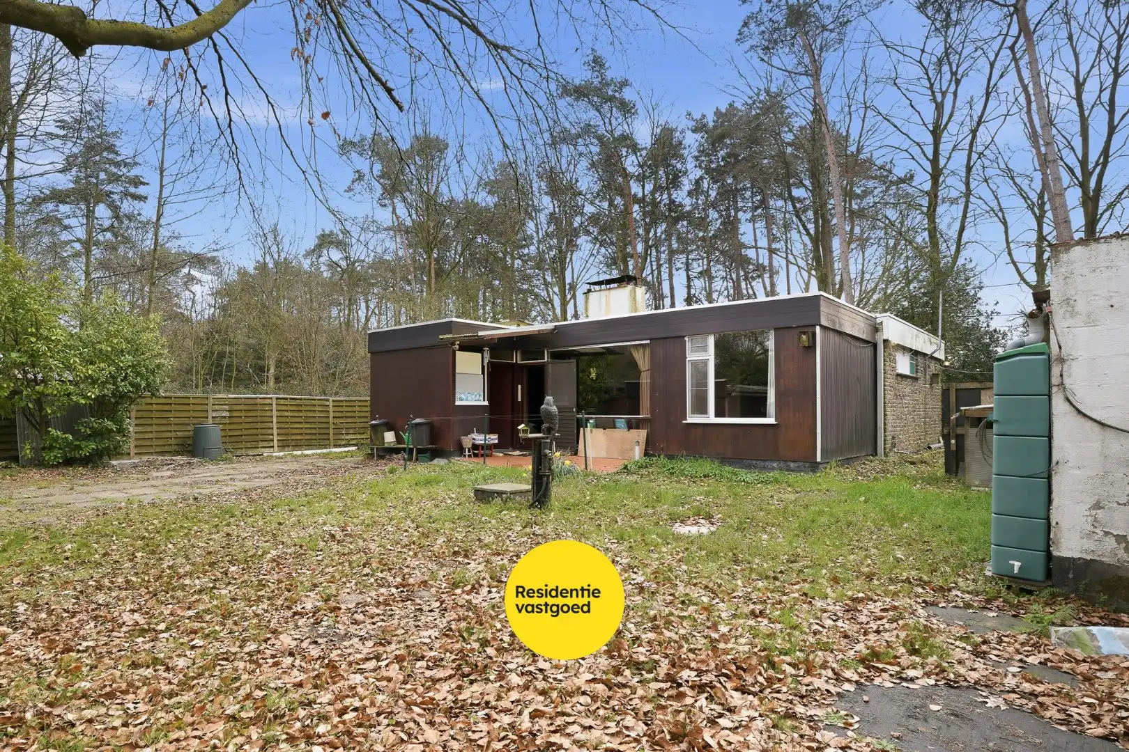 Alleenstaande bungalow op prachtige ligging in het groen foto 3