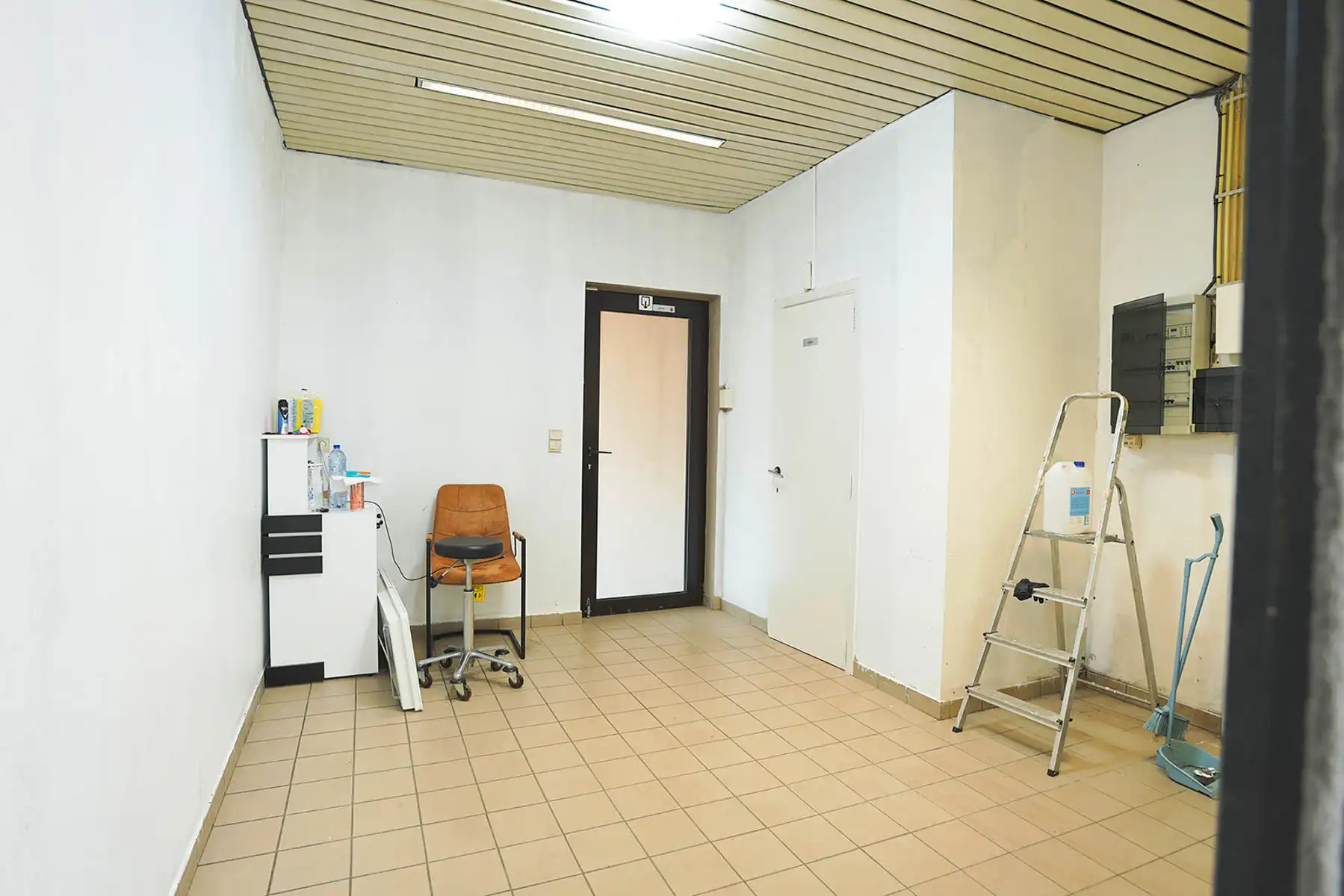 Gunstig gelegen handelspand met tuin in hartje Grobbendonk foto 5