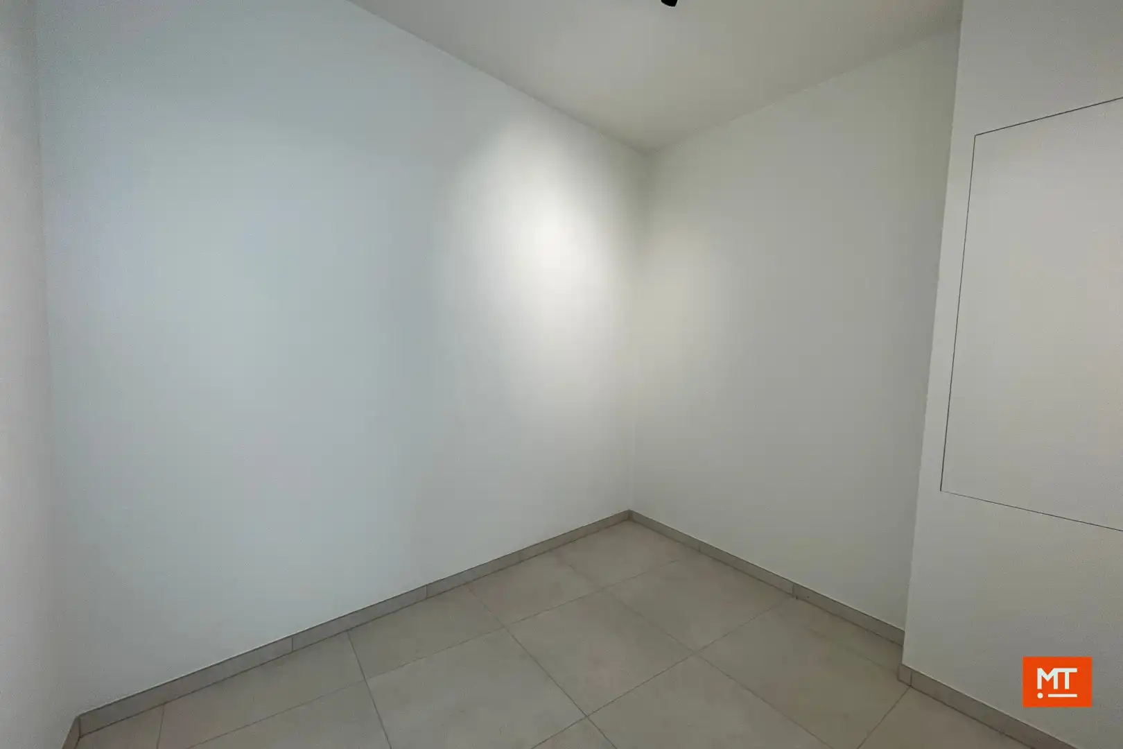 Gelijkvloers appartement met 2 slaapkamers en garage foto 7